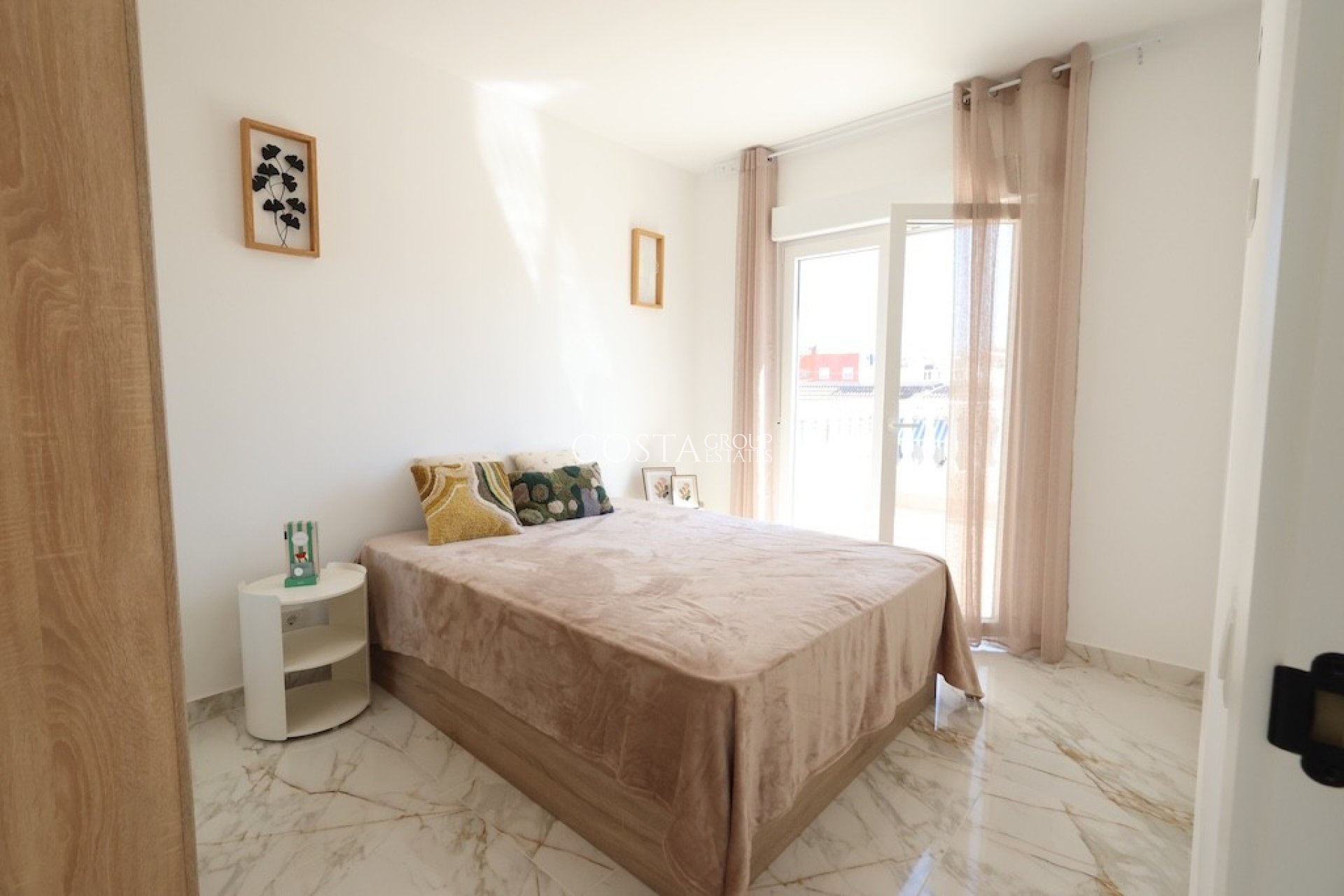 Revente - Villa -
Torrevieja - El Chaparral
