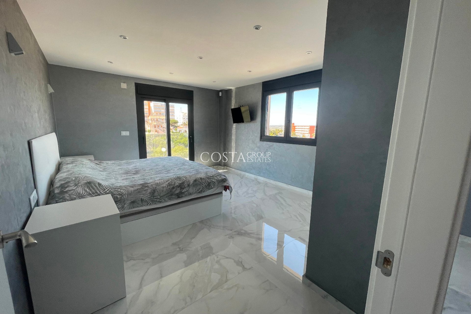 Revente - Villa -
Torrevieja - La Mata