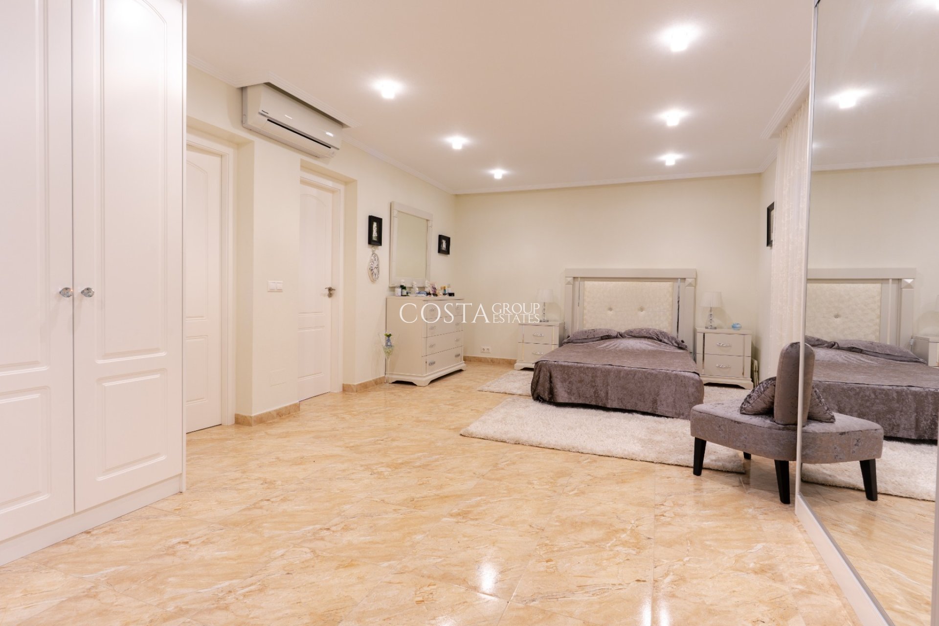 Revente - Villa -
Torrevieja - Los Balcones