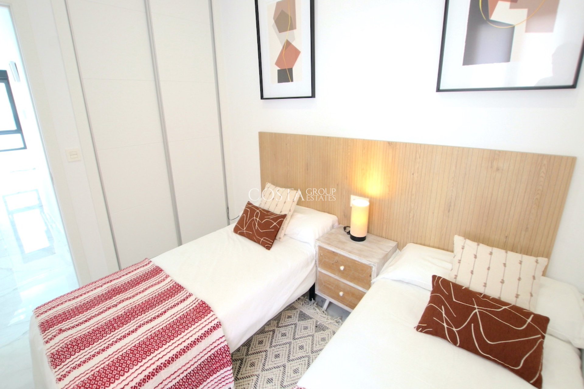 Revente - Villa -
Torrevieja - Torrevieja Centro