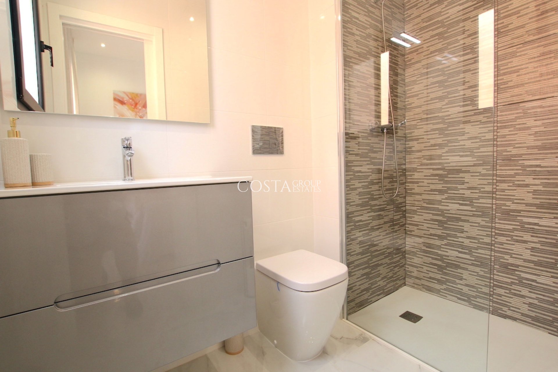 Revente - Villa -
Torrevieja - Torrevieja Centro