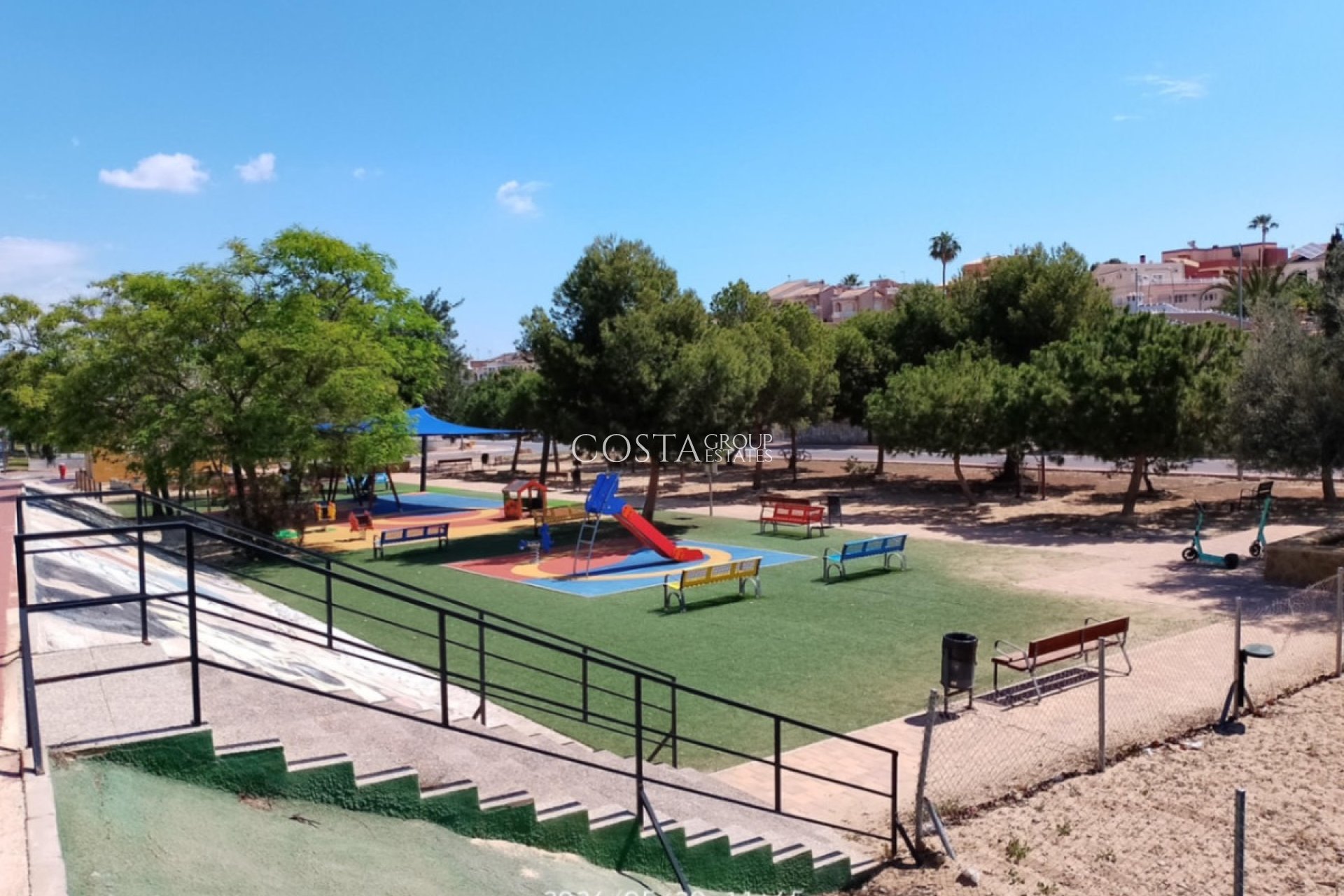 Revente - Villa -
Torrevieja - Torrevieja Centro