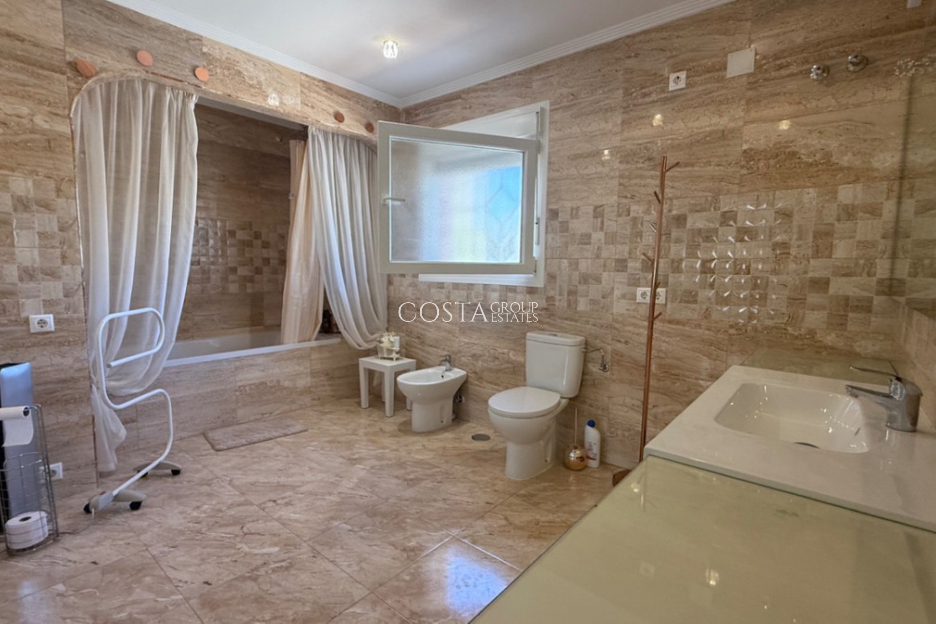 Revente - Villa -
Torrevieja - Torrevieja Centro