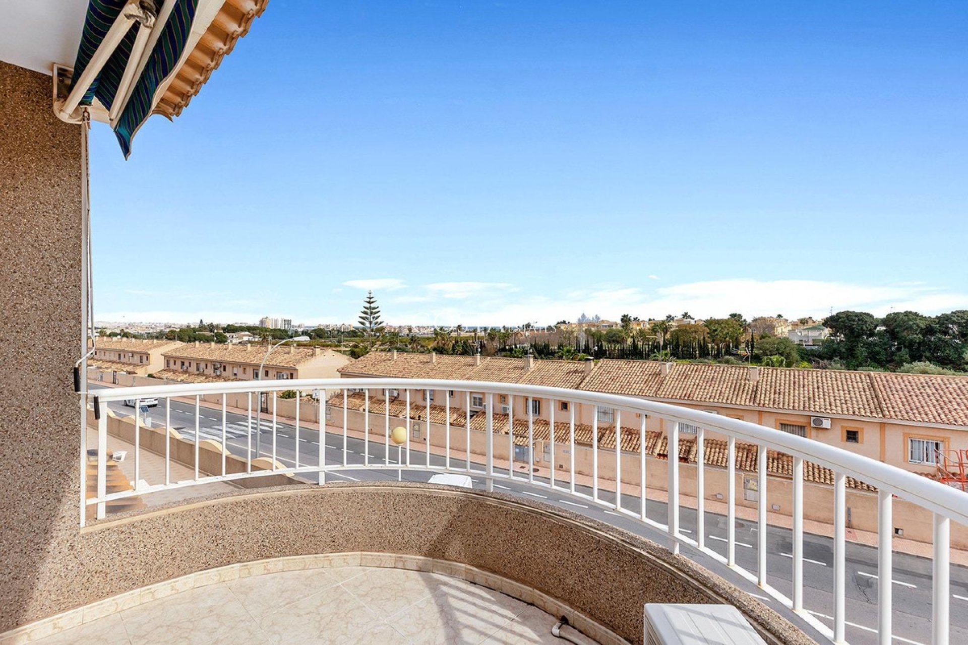 Revente - Villa -
Torrevieja - Torrevieja Centro
