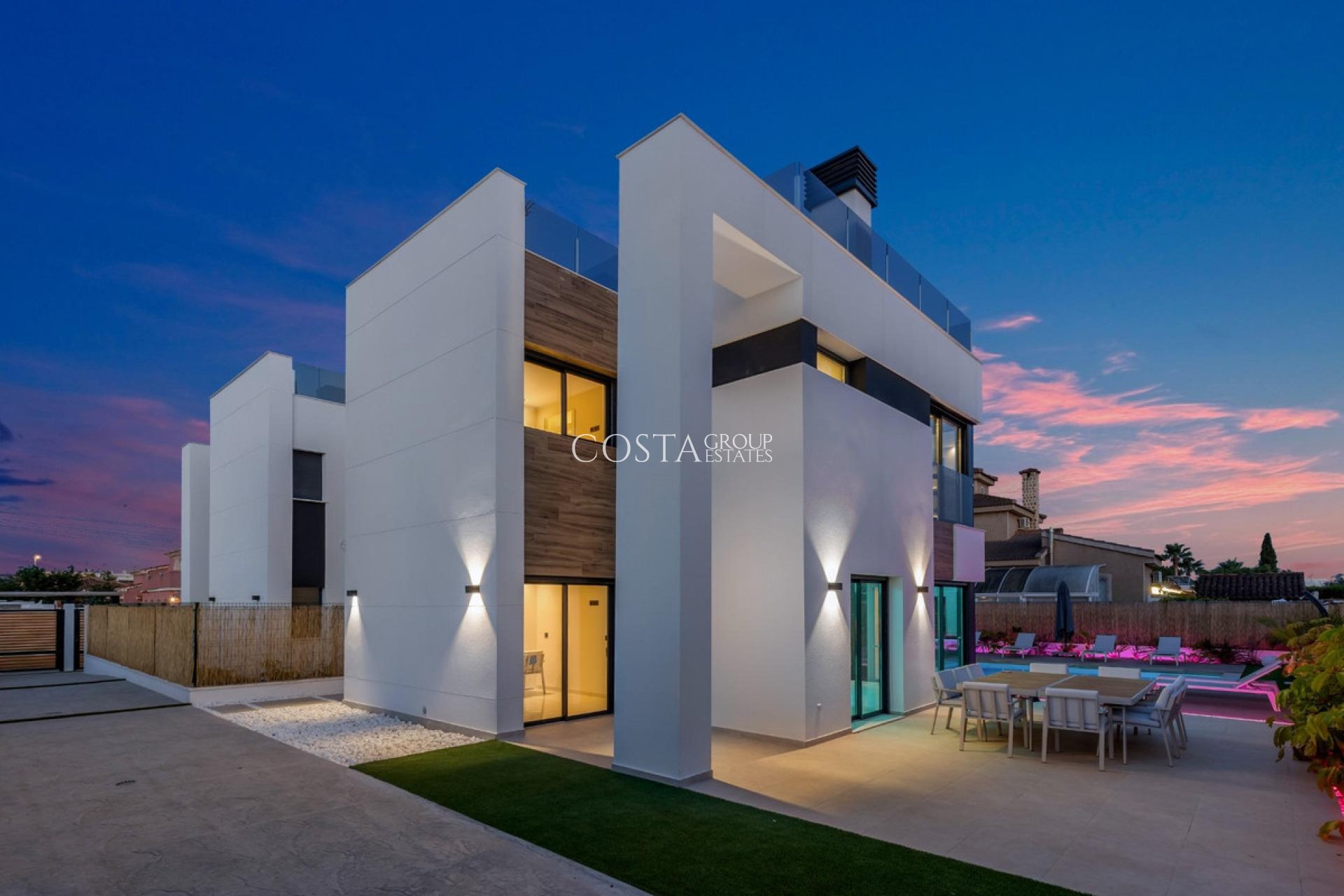 Revente - Villa -
Torrevieja - Torrevieja Centro