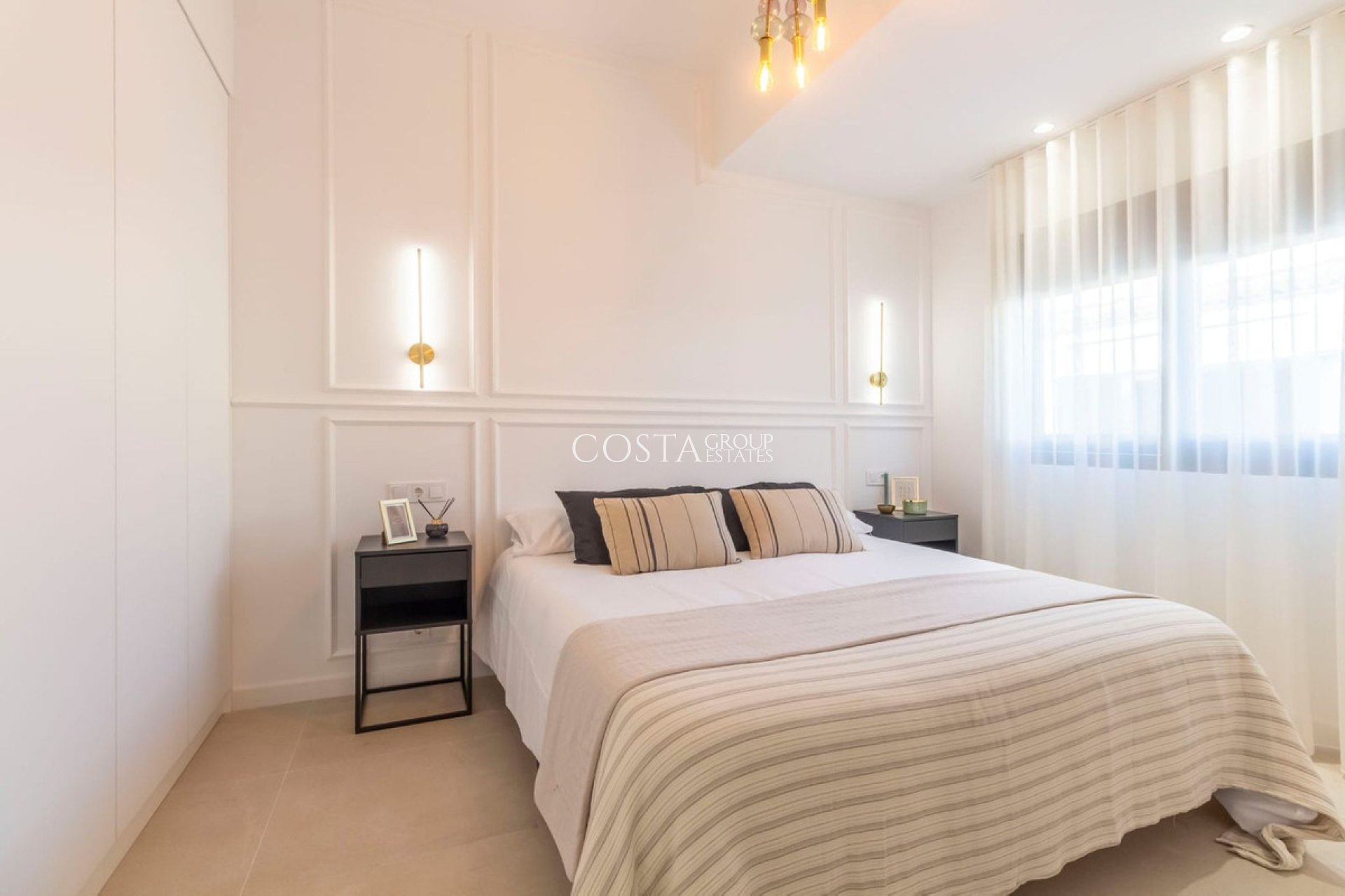 Revente - Villa -
Torrevieja - Torrevieja Centro