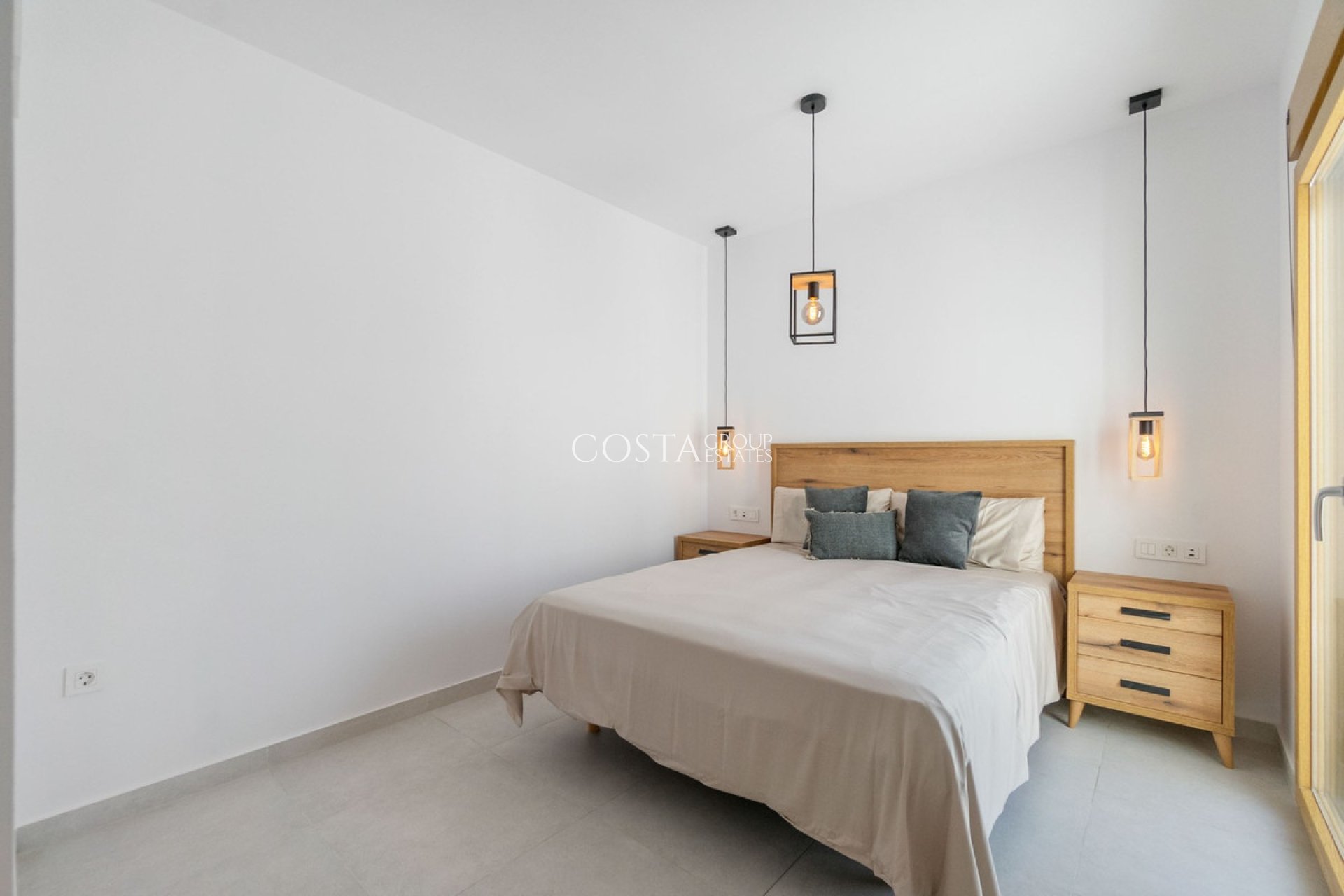 Revente - Villa -
Torrevieja - Torrevieja Centro