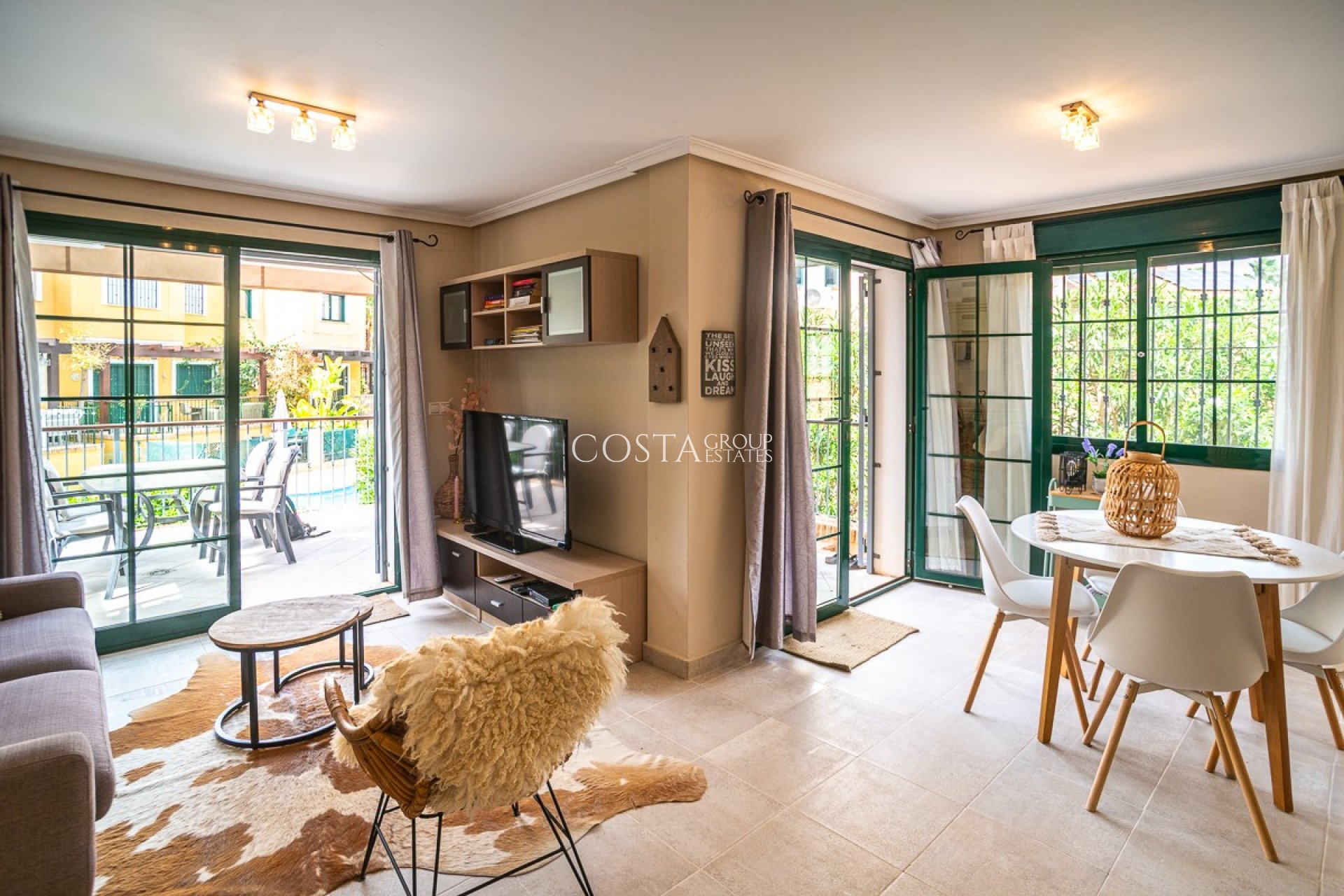 Revente - Villa -
Torrevieja - Torrevieja Centro