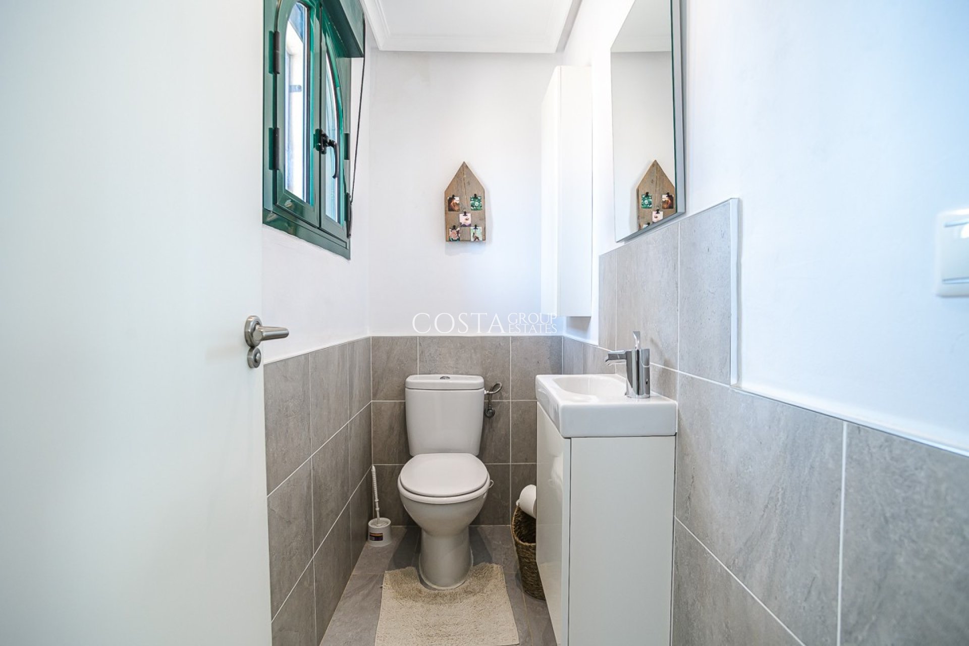 Revente - Villa -
Torrevieja - Torrevieja Centro