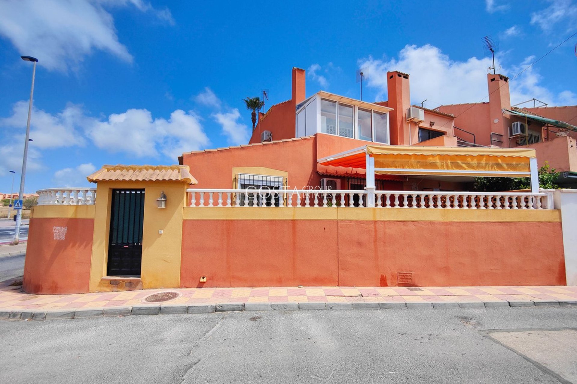 Revente - Villa -
Torrevieja - Torrevieja Centro