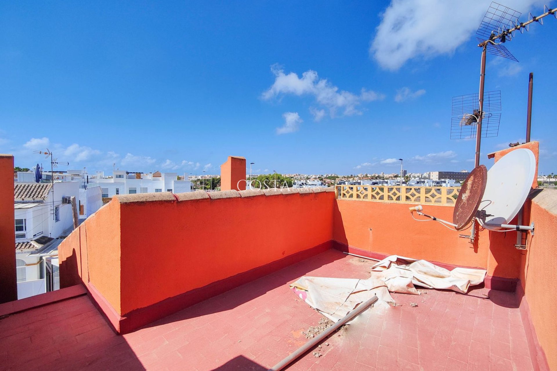 Revente - Villa -
Torrevieja - Torrevieja Centro