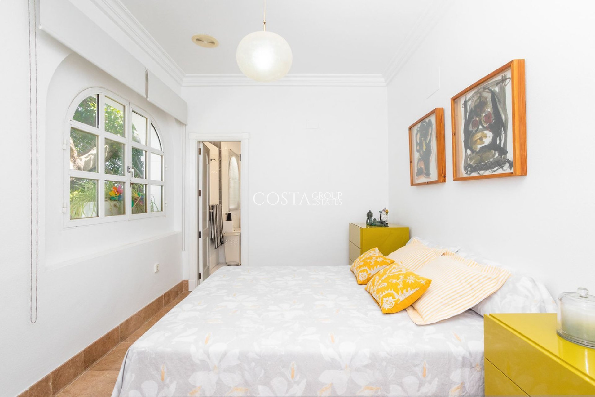 Revente - Villa -
Torrevieja - Torrevieja Centro