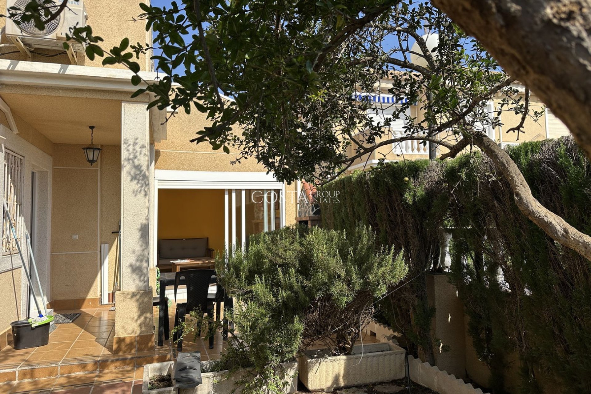 Revente - Villa -
Torrevieja - Torrevieja Centro