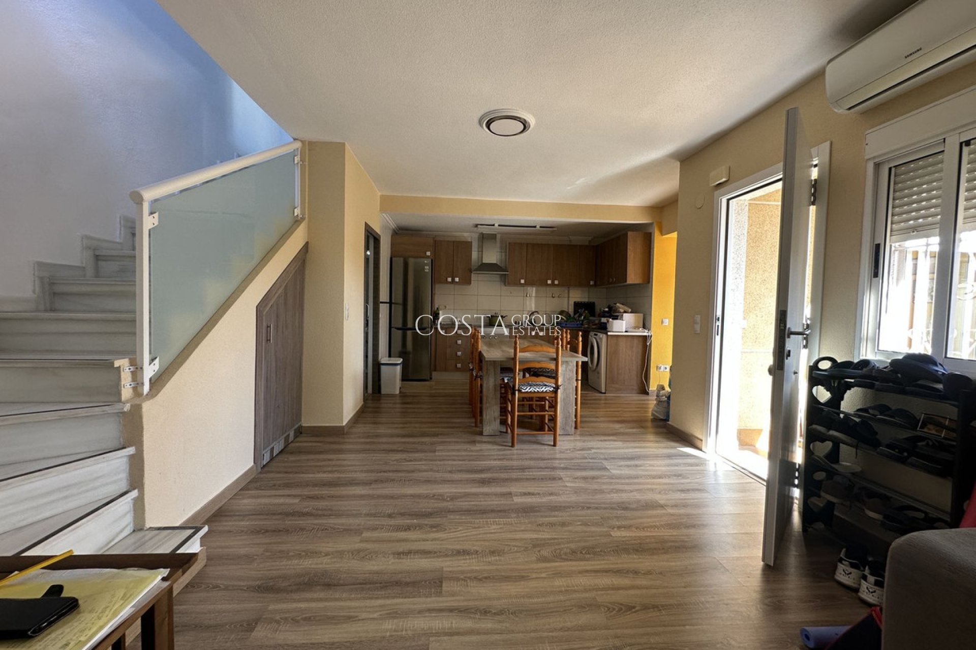 Revente - Villa -
Torrevieja - Torrevieja Centro