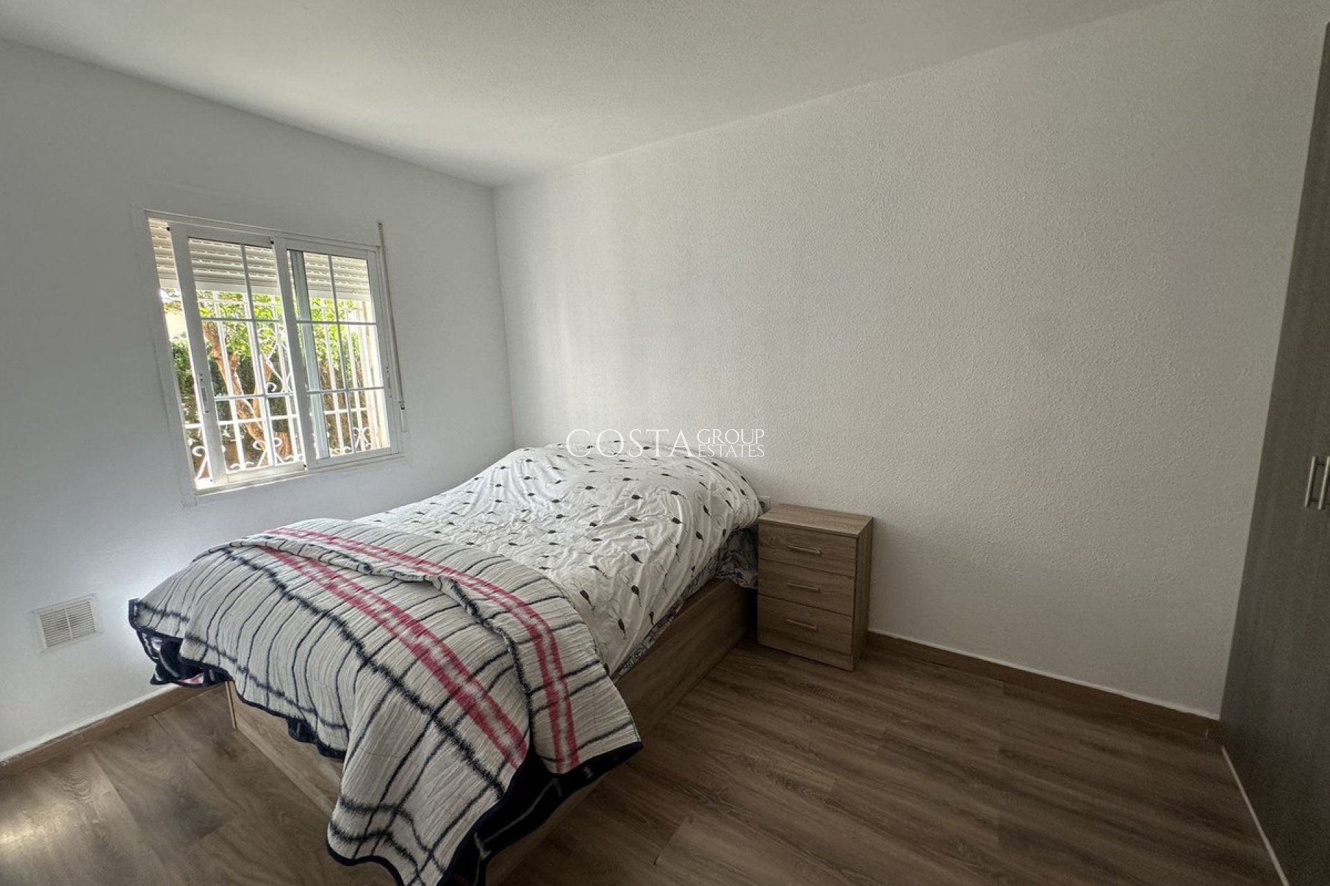 Revente - Villa -
Torrevieja - Torrevieja Centro