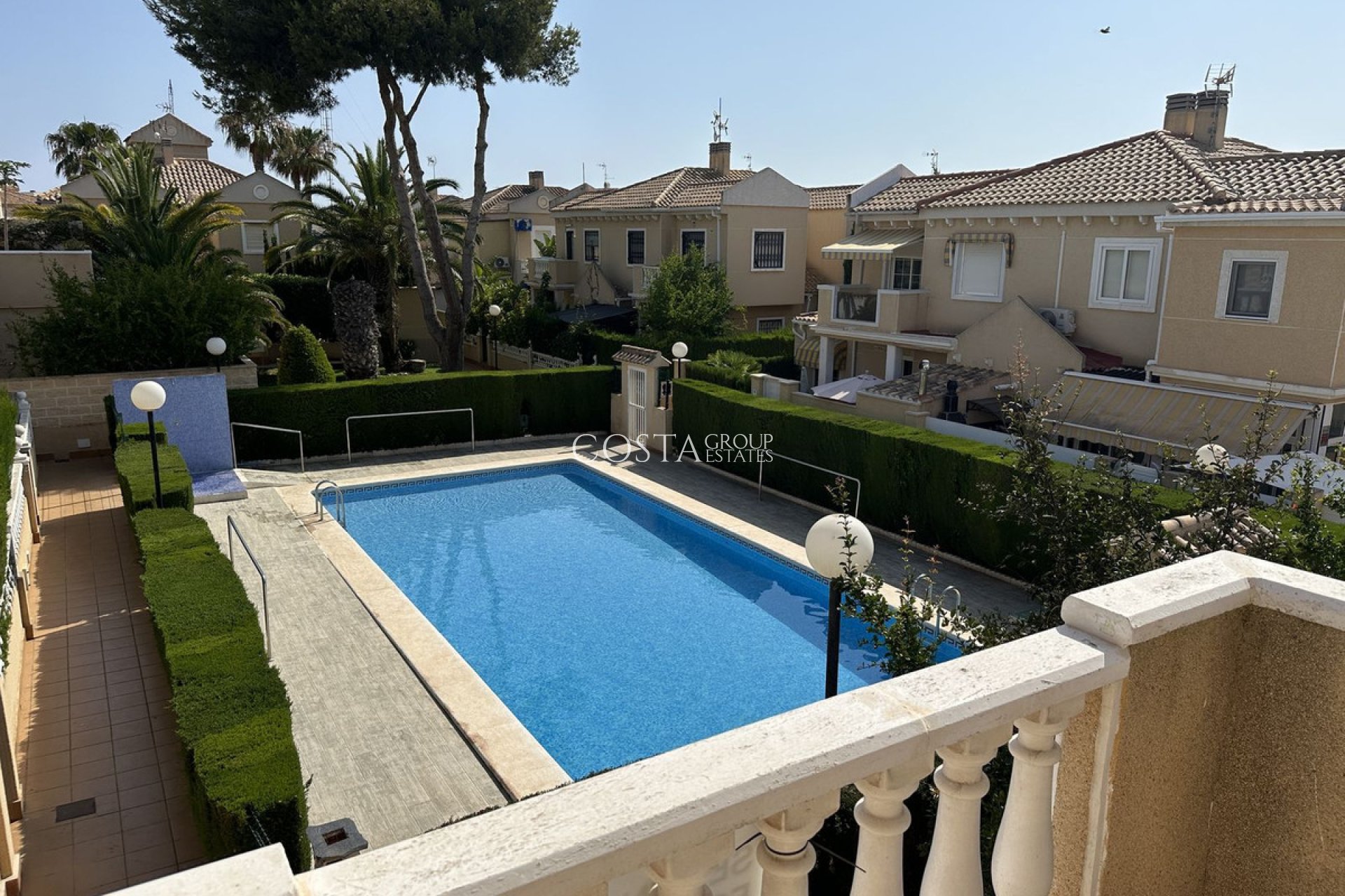 Revente - Villa -
Torrevieja - Torrevieja Centro