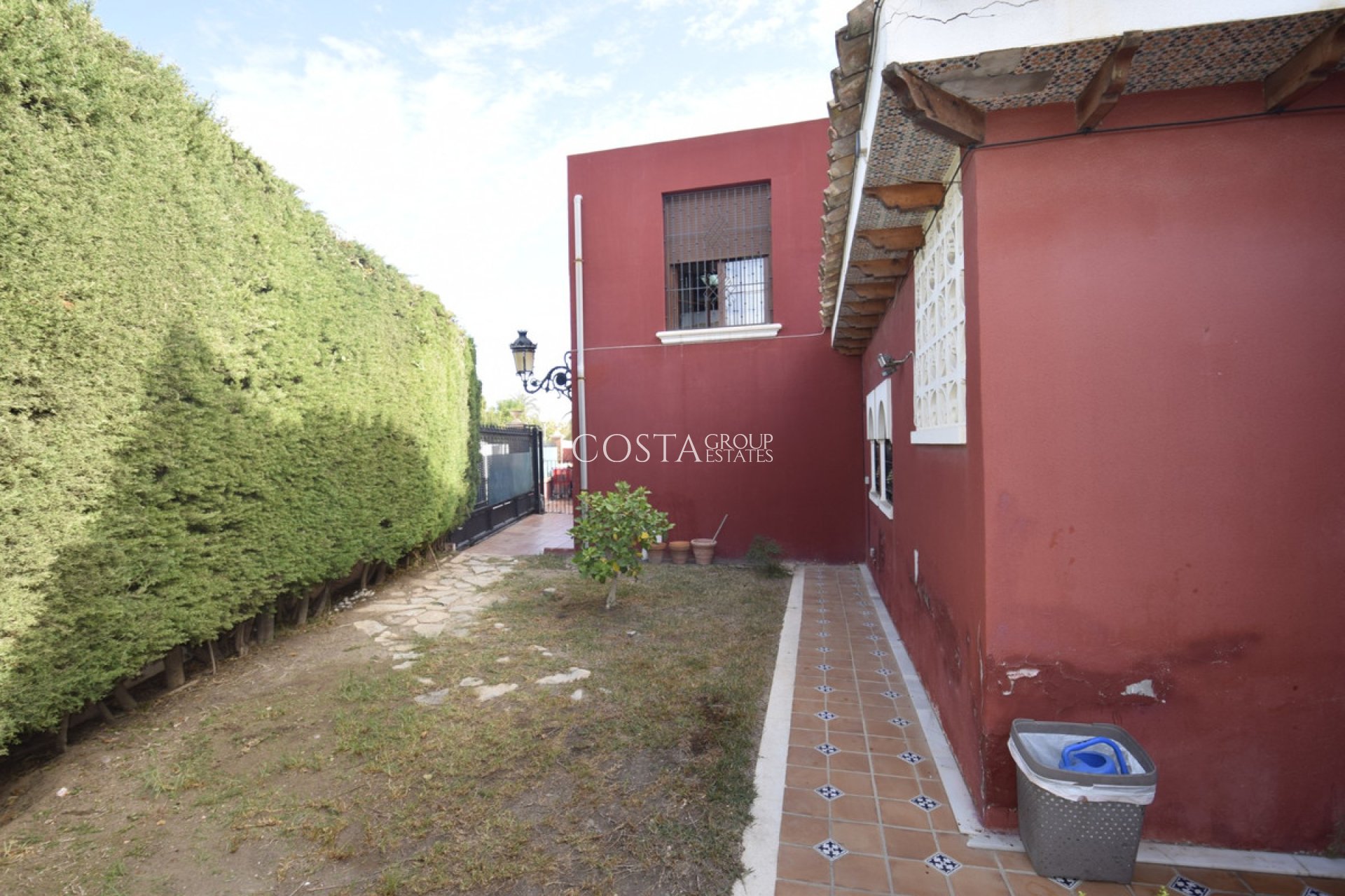 Revente - Villa -
Torrevieja - Torrevieja Centro