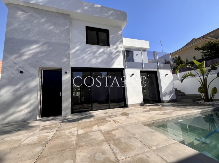 Revente - Villa -
Torrevieja - Torrevieja Centro