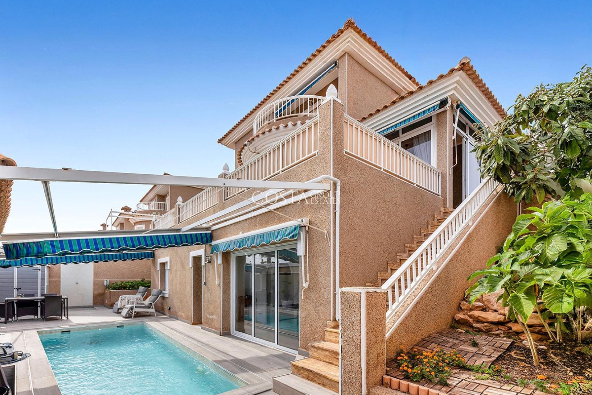 Revente - Villa -
Torrevieja - Torrevieja Centro