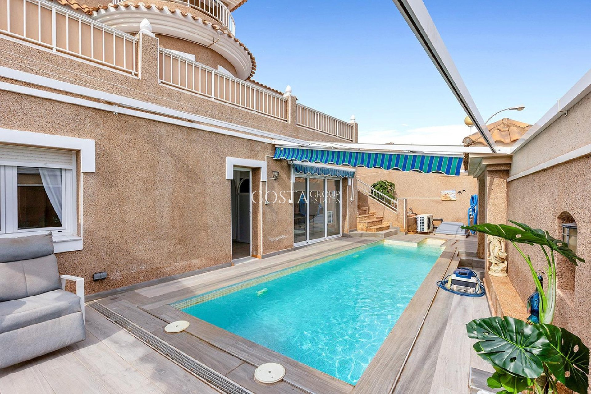 Revente - Villa -
Torrevieja - Torrevieja Centro