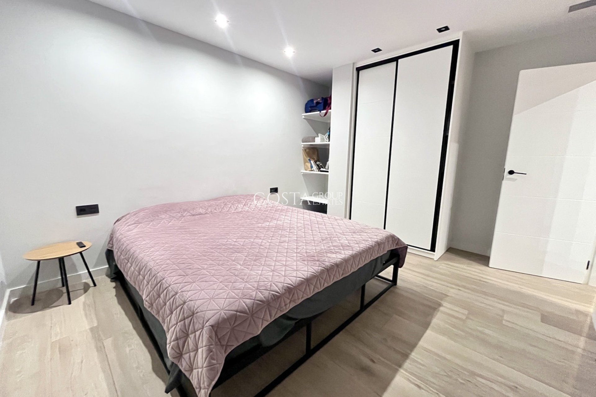 Revente - Villa -
Torrevieja - Torrevieja Centro