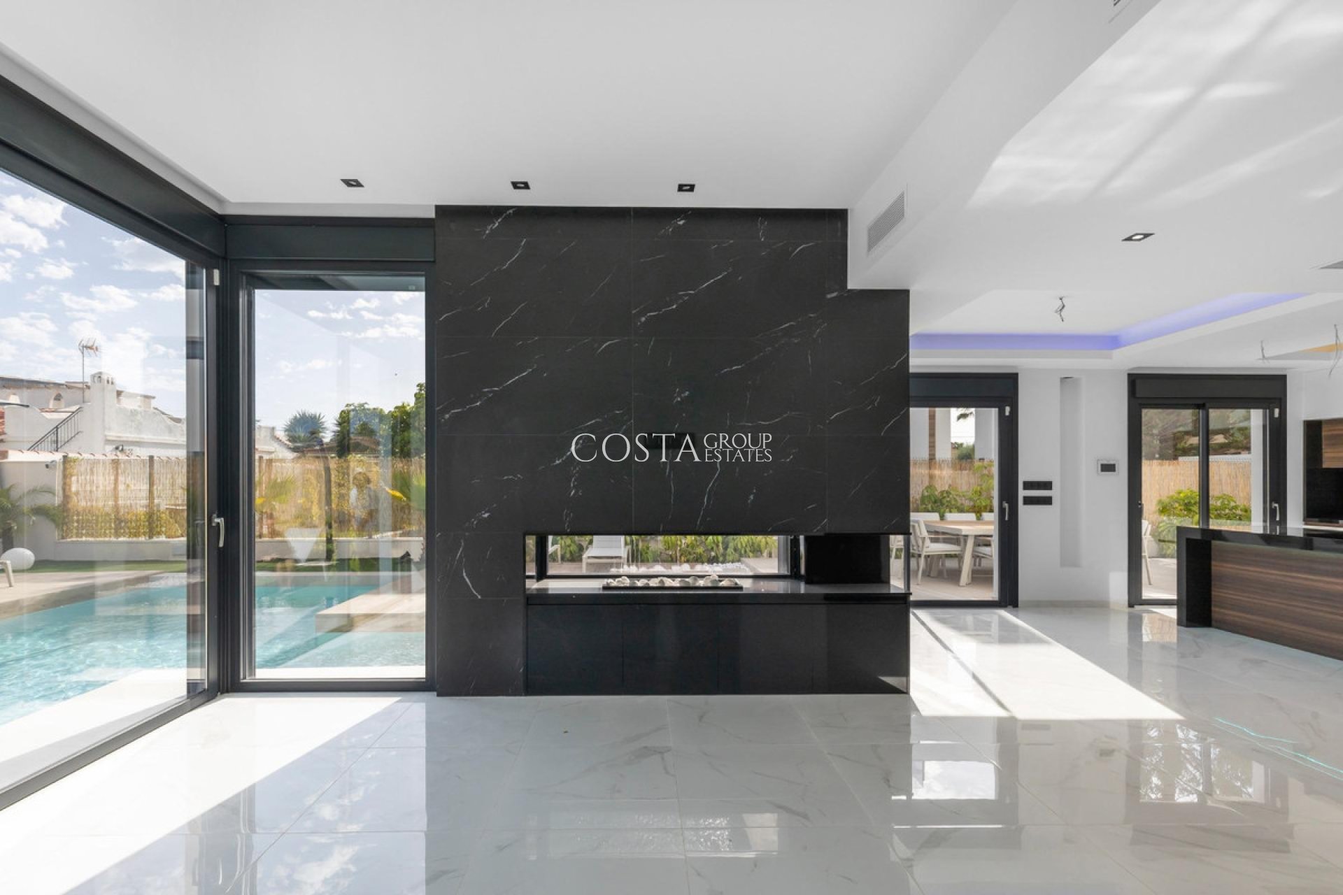 Revente - Villa -
Torrevieja - Torrevieja Centro