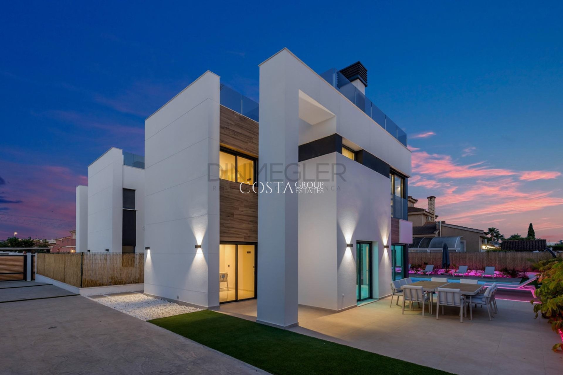 Revente - Villa -
Torrevieja - Torrevieja Centro