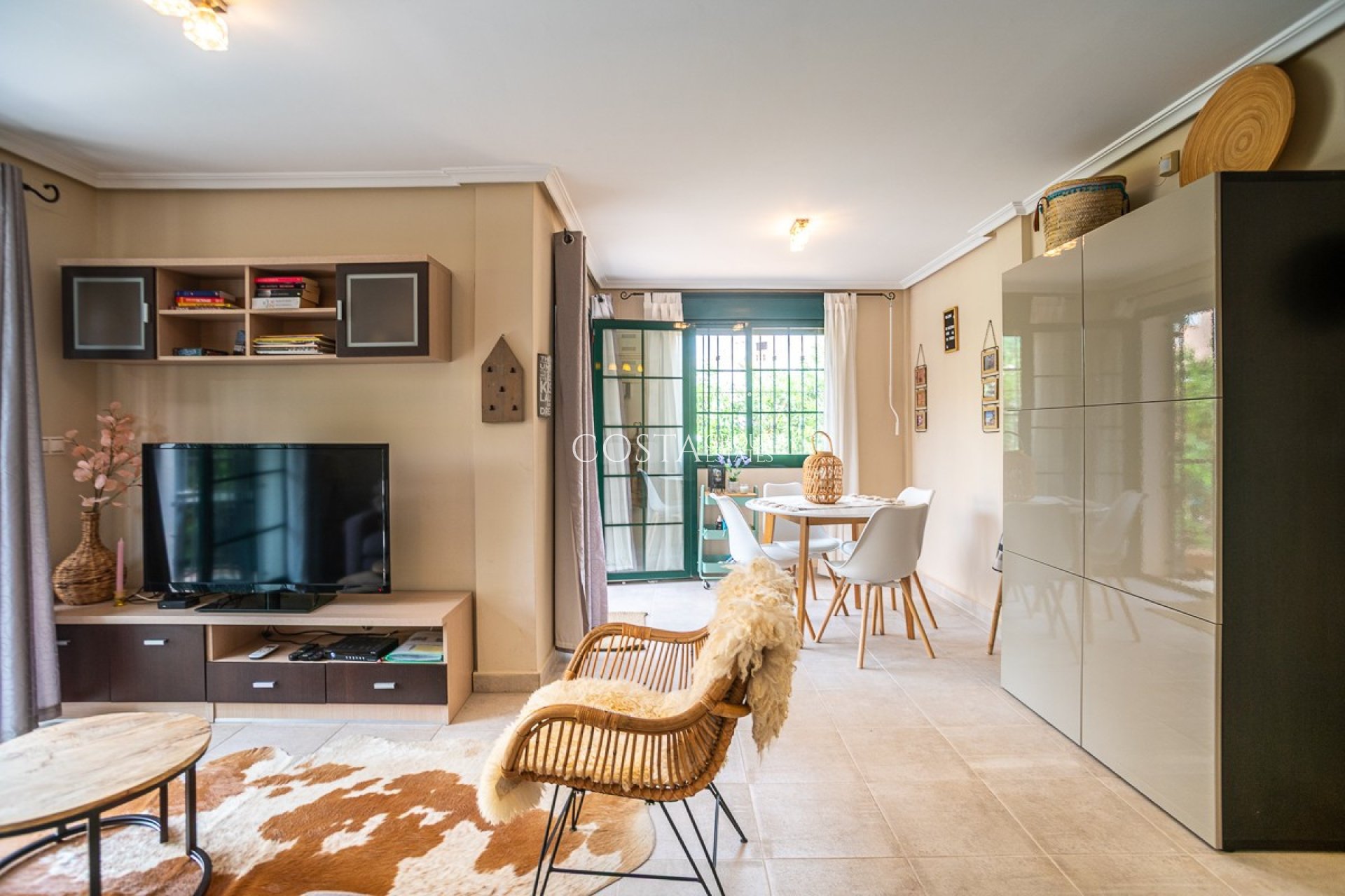 Revente - Villa -
Torrevieja - Torrevieja Centro