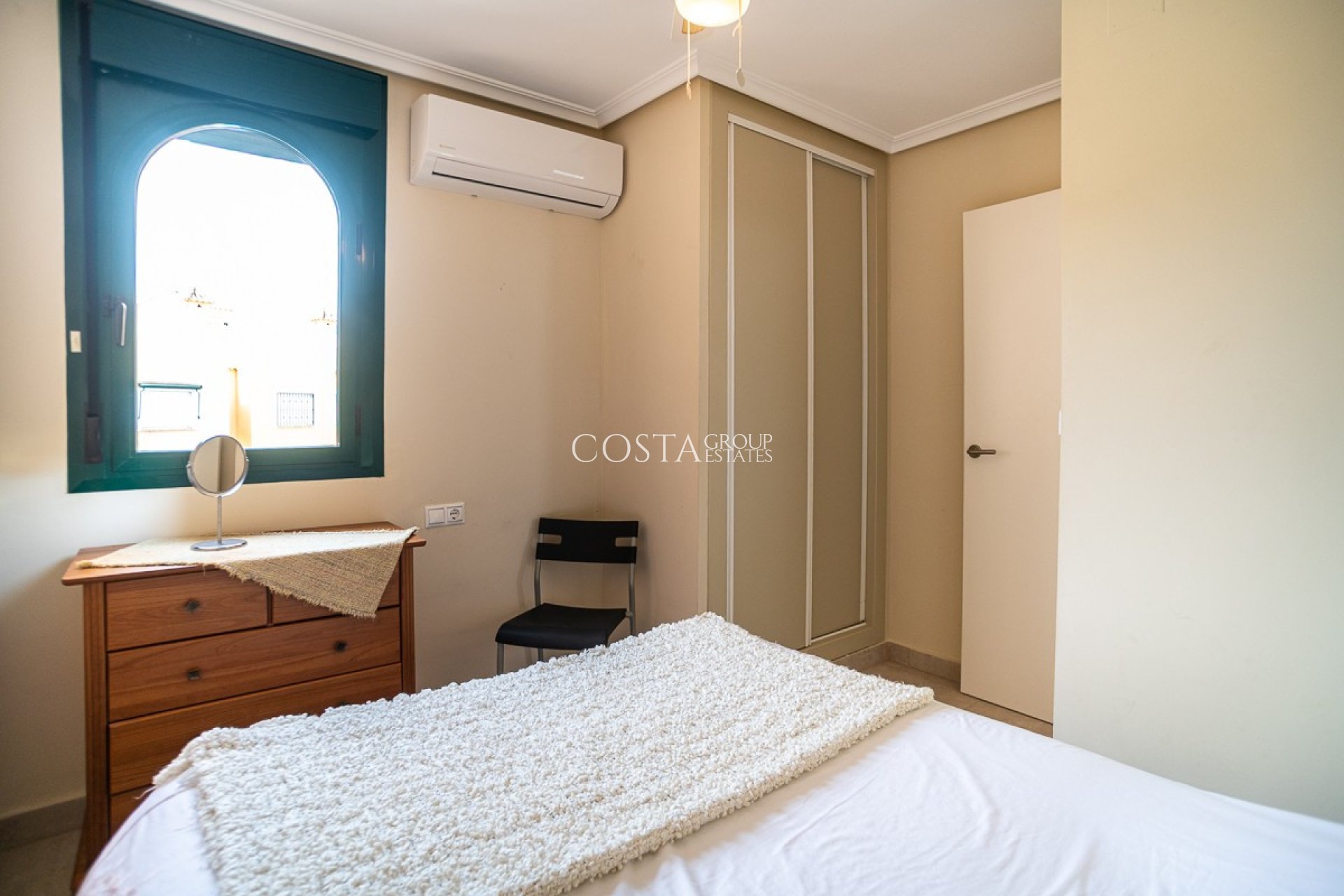 Revente - Villa -
Torrevieja - Torrevieja Centro