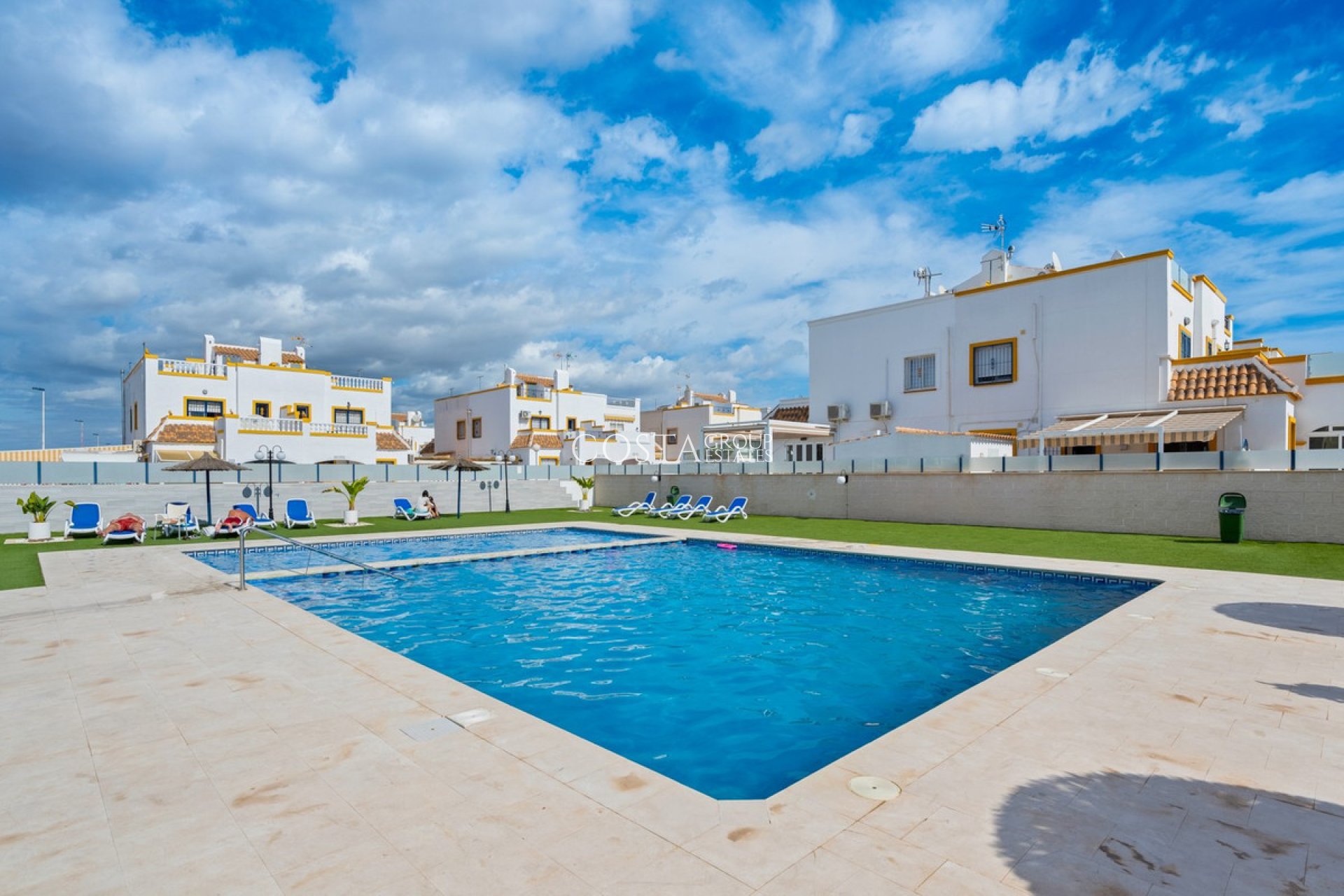 Revente - Villa -
Torrevieja - Torrevieja Centro