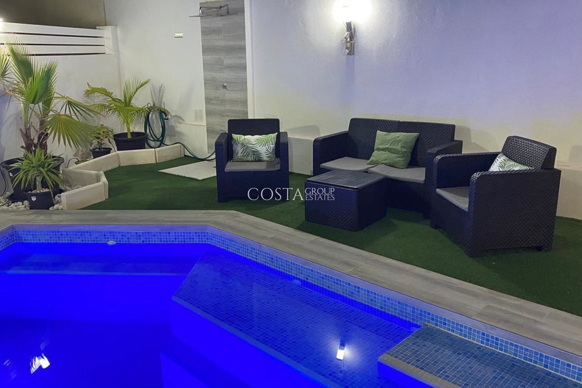 Revente - Villa -
Torrevieja - Torrevieja Centro