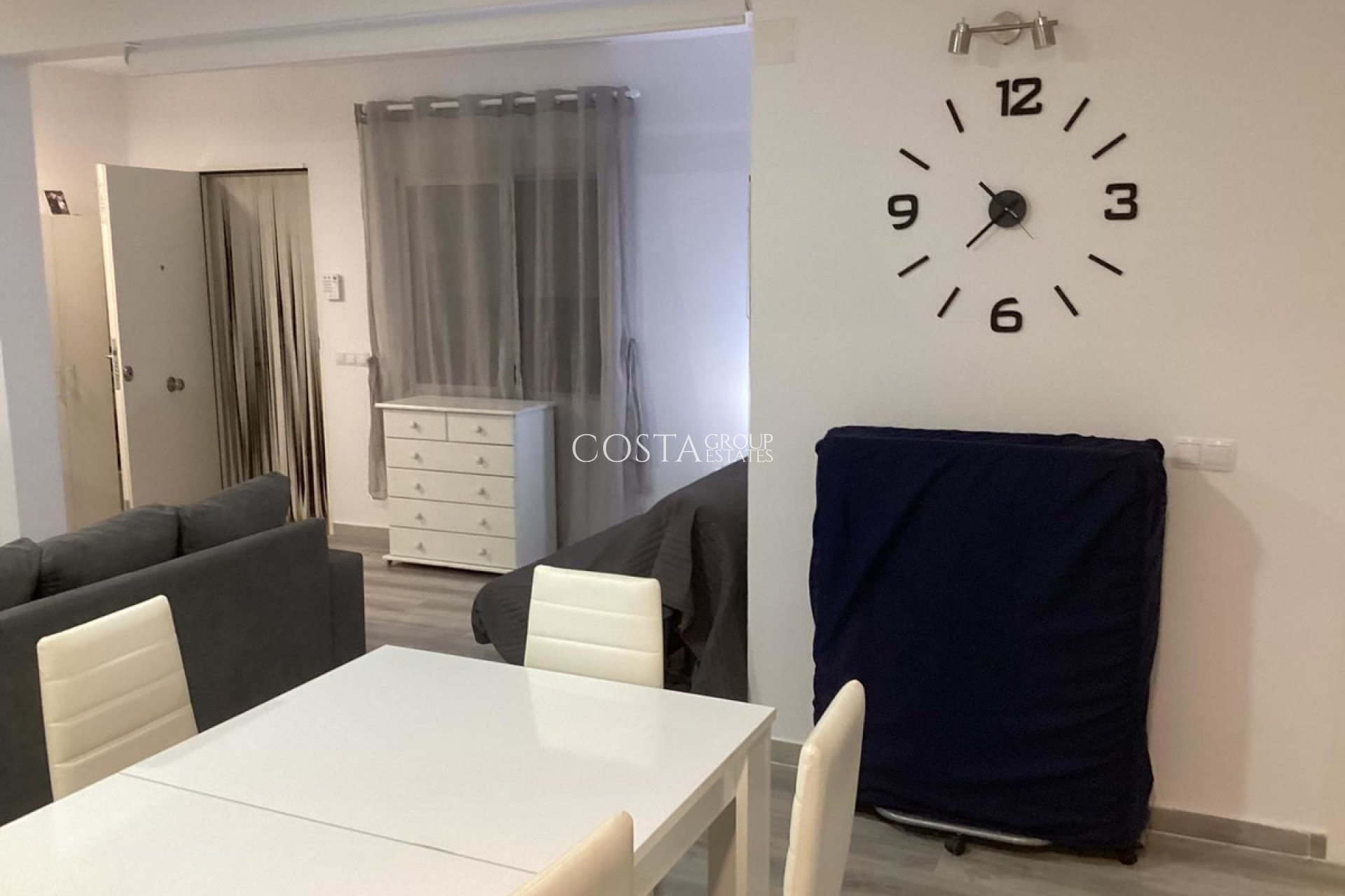 Revente - Villa -
Torrevieja - Torrevieja Centro