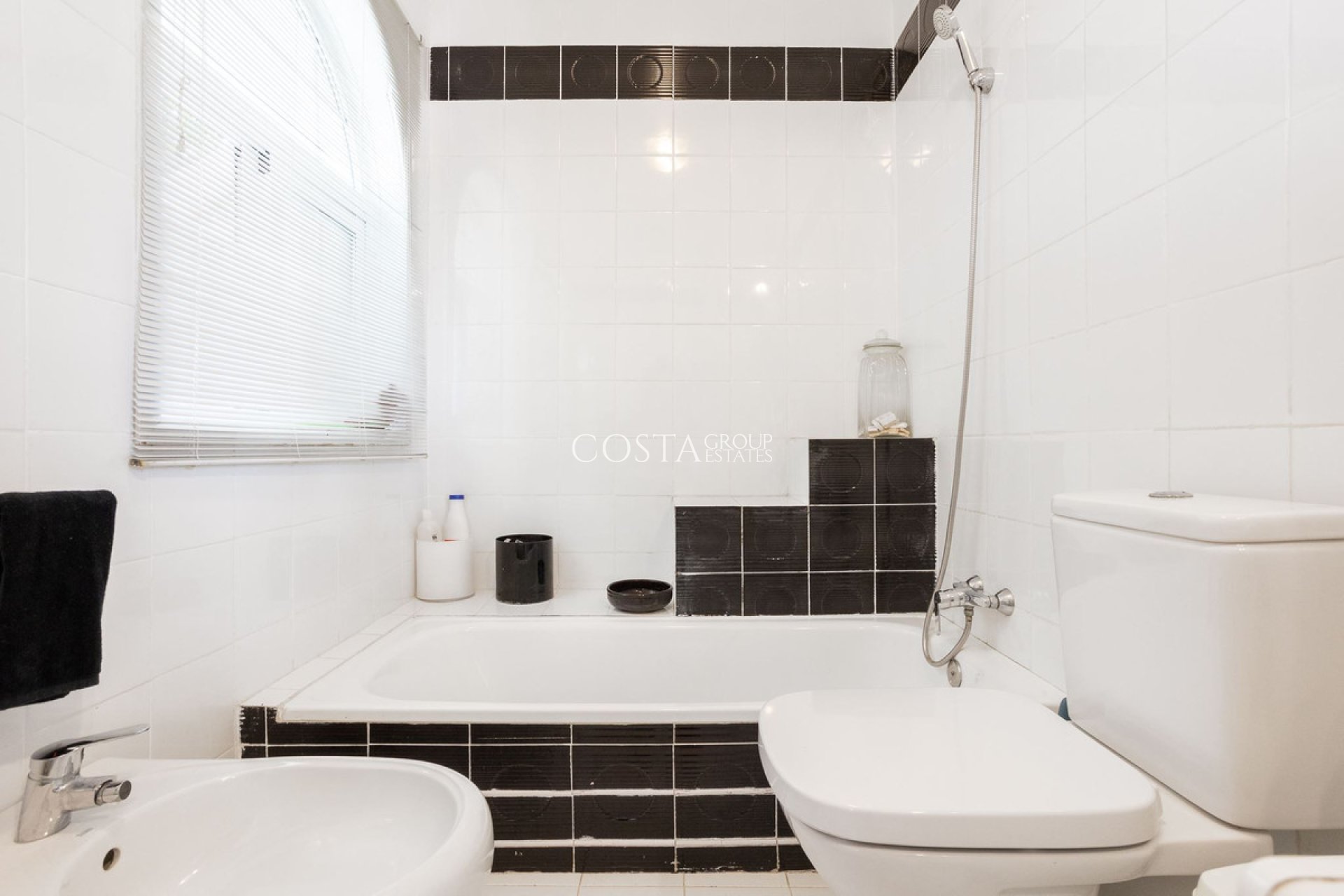 Revente - Villa -
Torrevieja - Torrevieja Centro