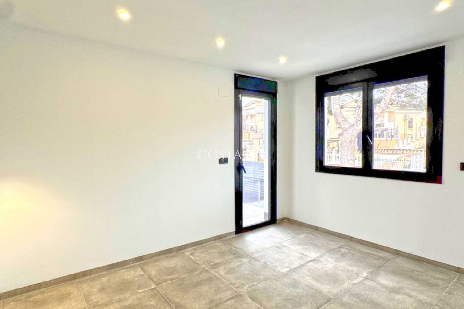 Revente - Villa -
Torrevieja