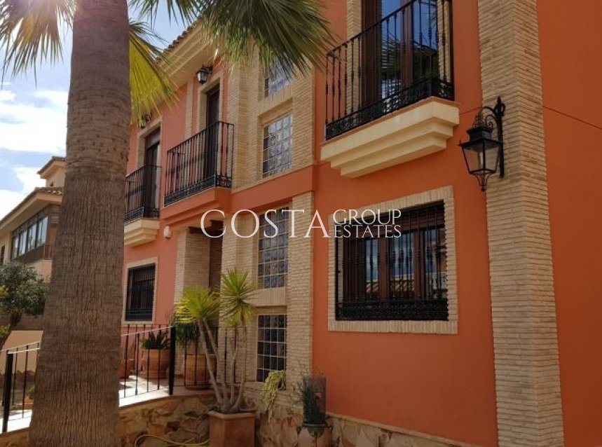 Revente - Villa -
Torrevieja