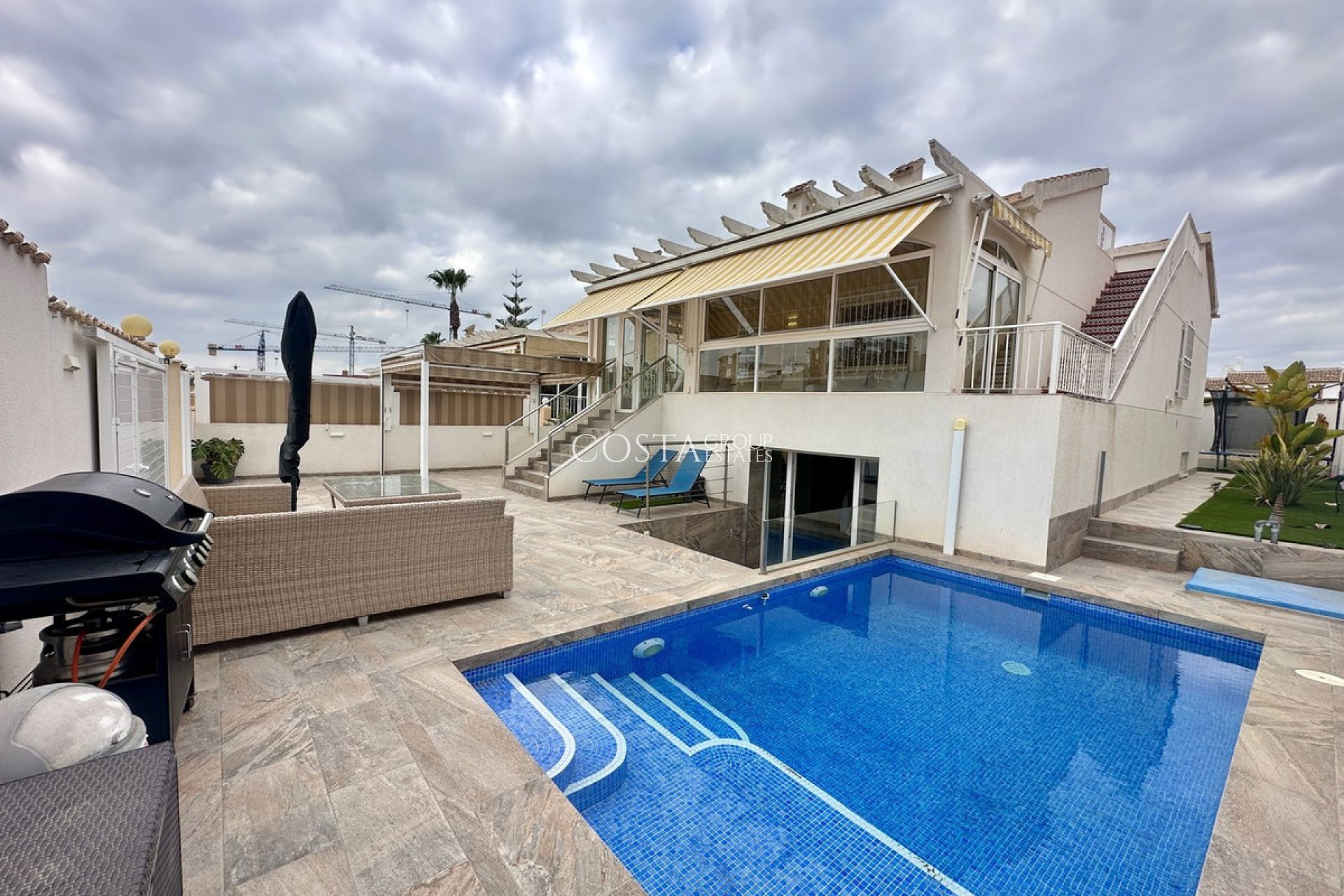 Revente - Villa -
Torrevieja