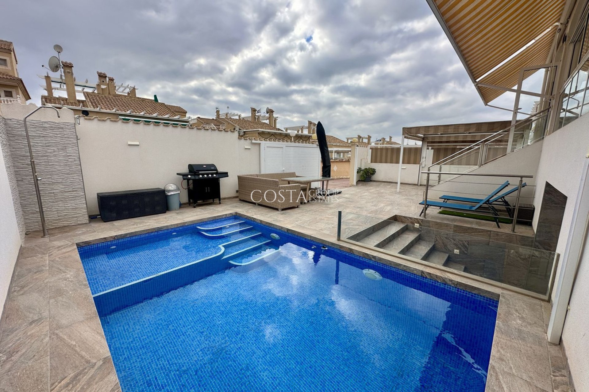 Revente - Villa -
Torrevieja