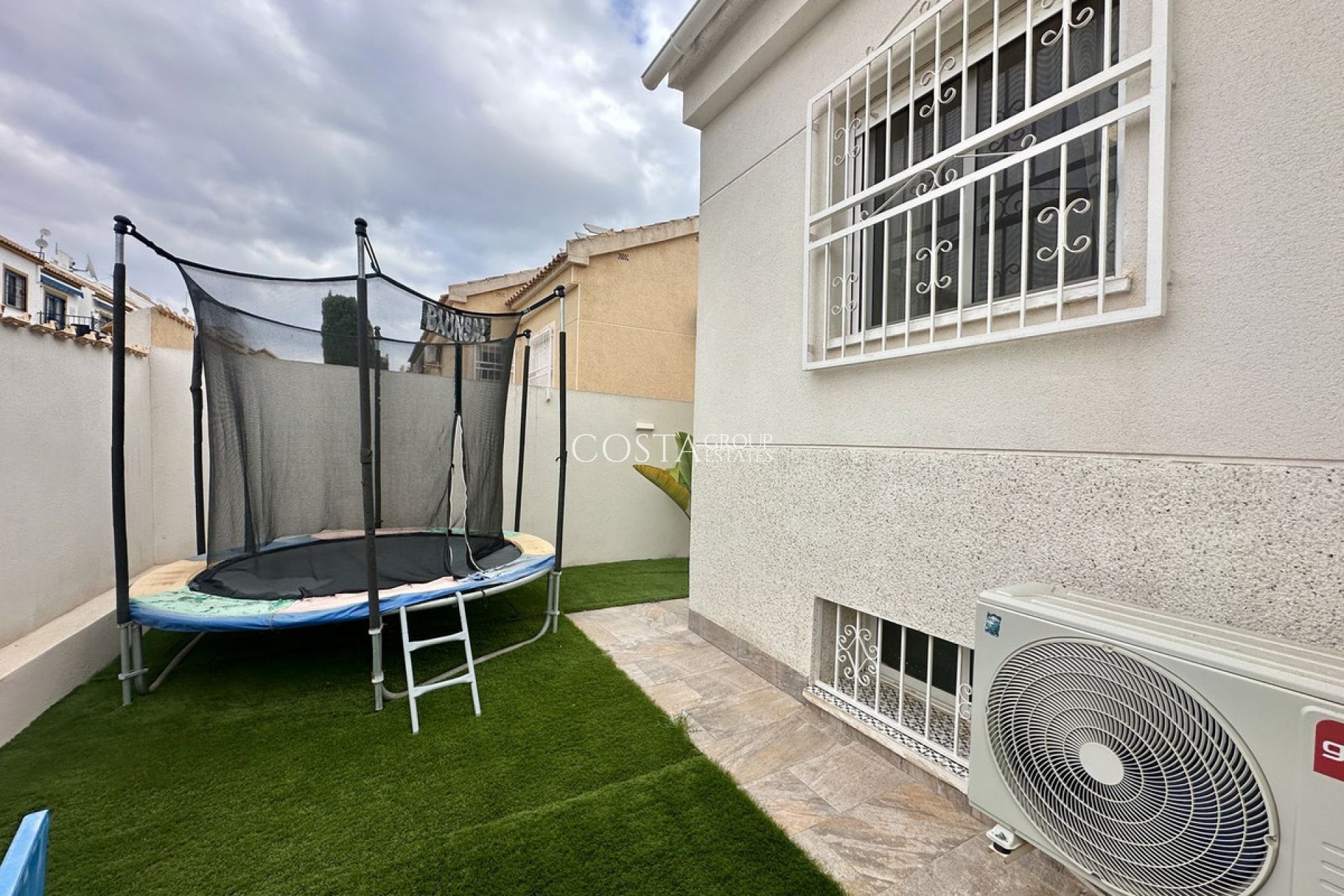 Revente - Villa -
Torrevieja