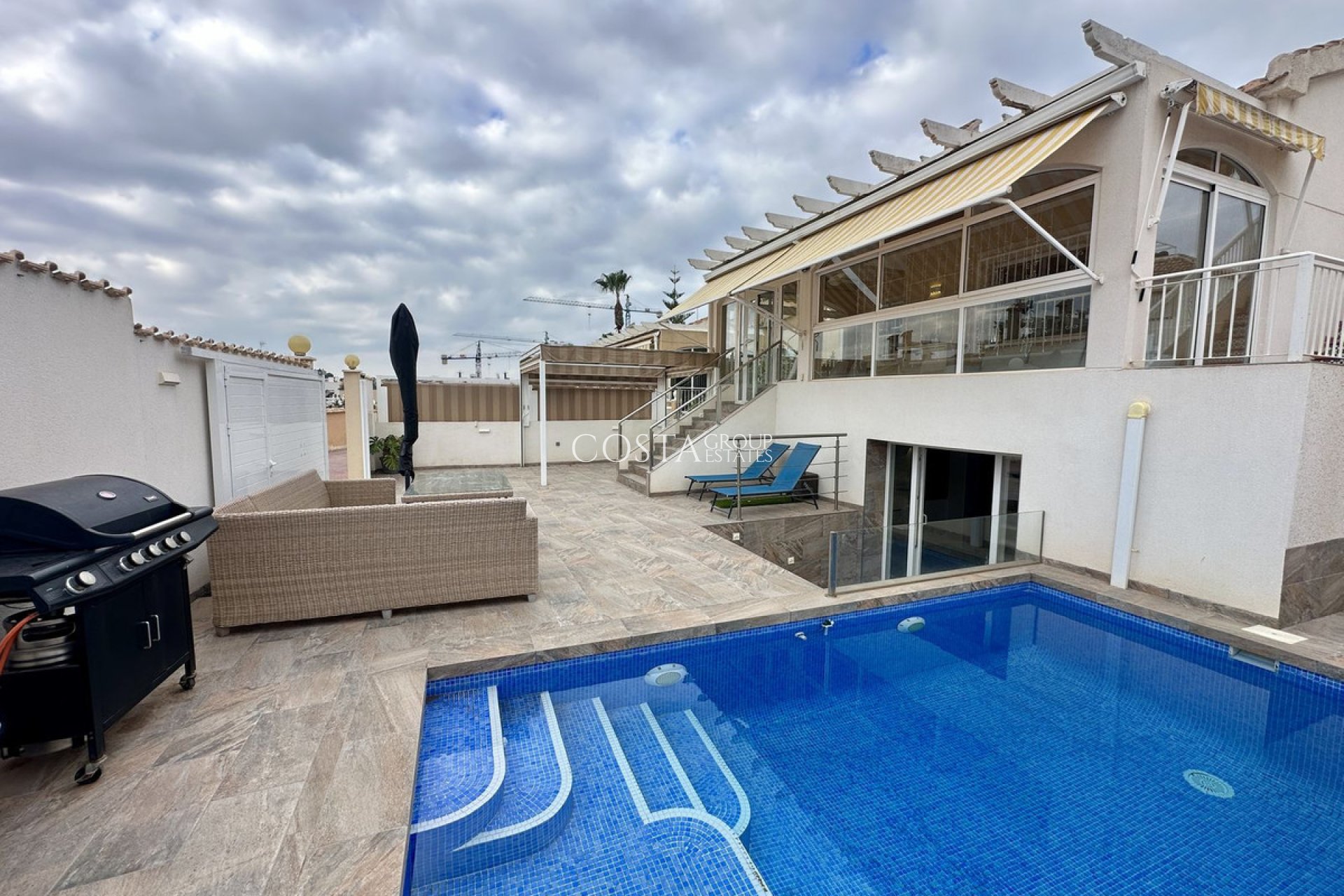 Revente - Villa -
Torrevieja