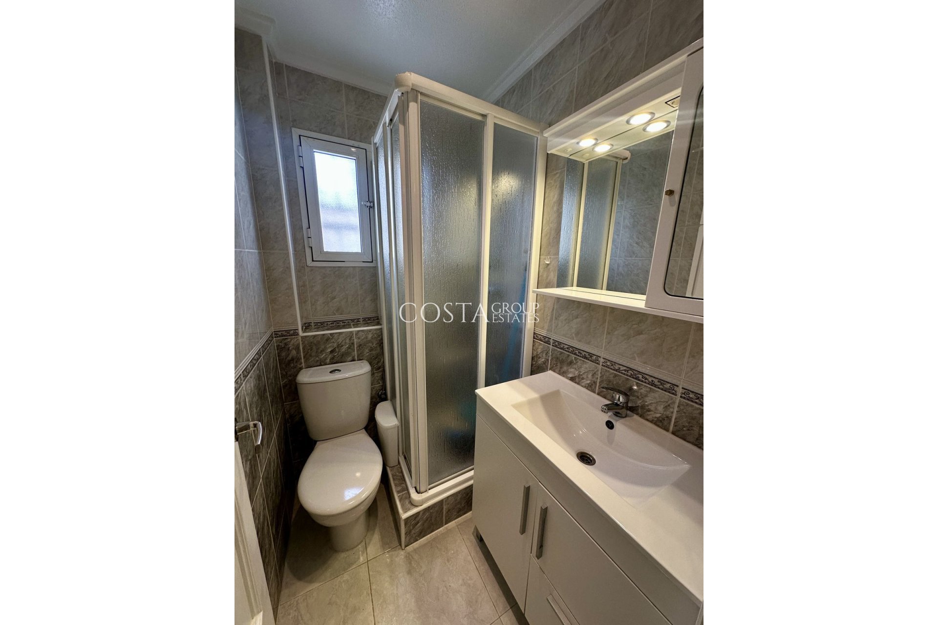 Revente - Villa -
Torrevieja