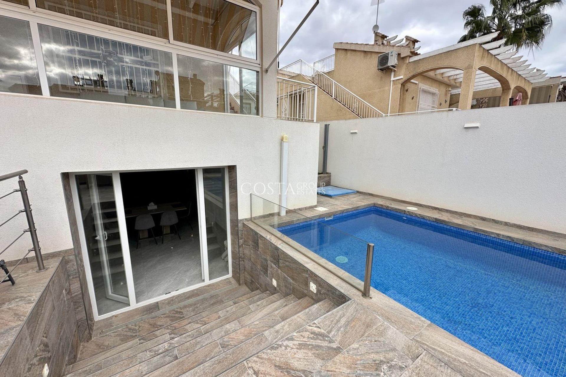 Revente - Villa -
Torrevieja