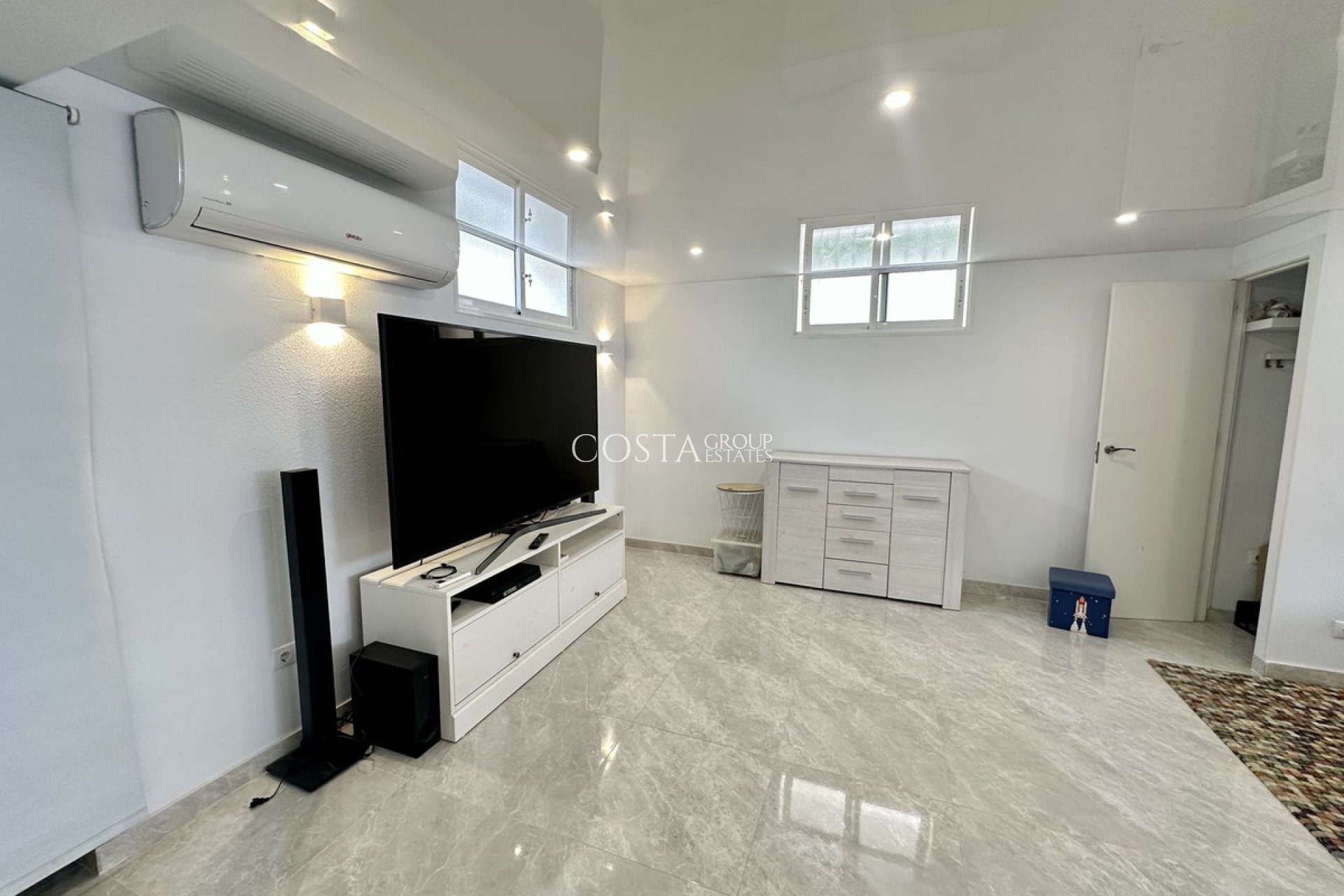 Revente - Villa -
Torrevieja