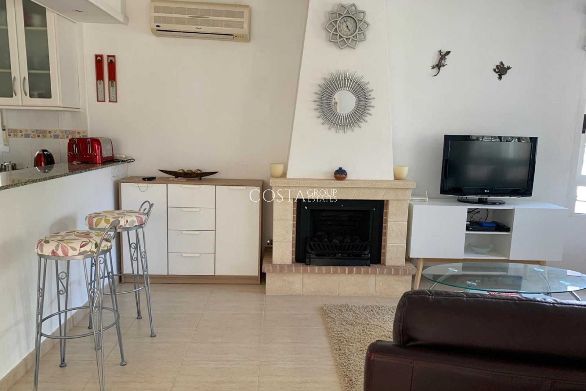 Revente - Villa -
Urbanización El Raso