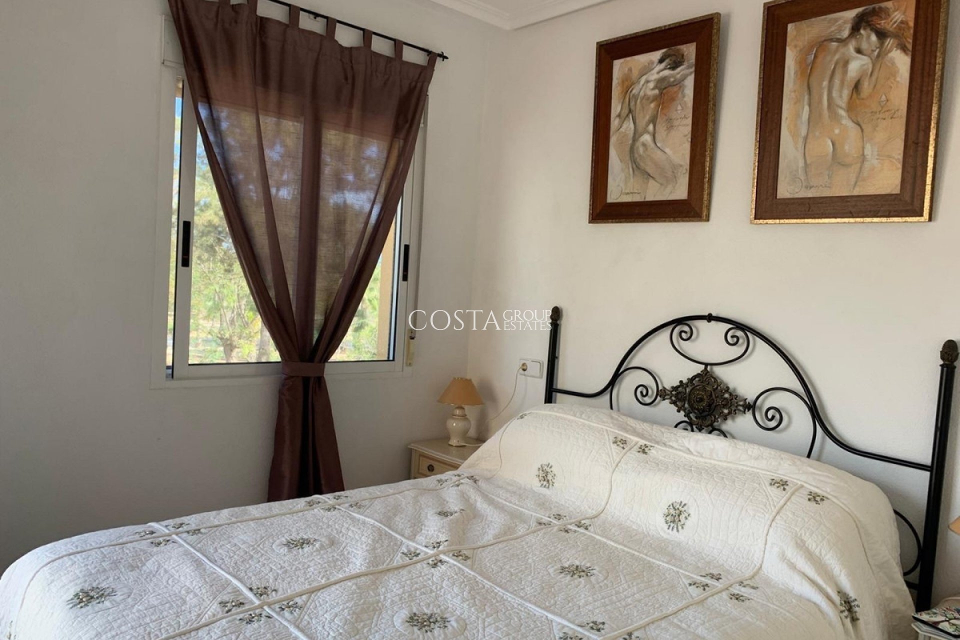 Revente - Villa -
Urbanización El Raso