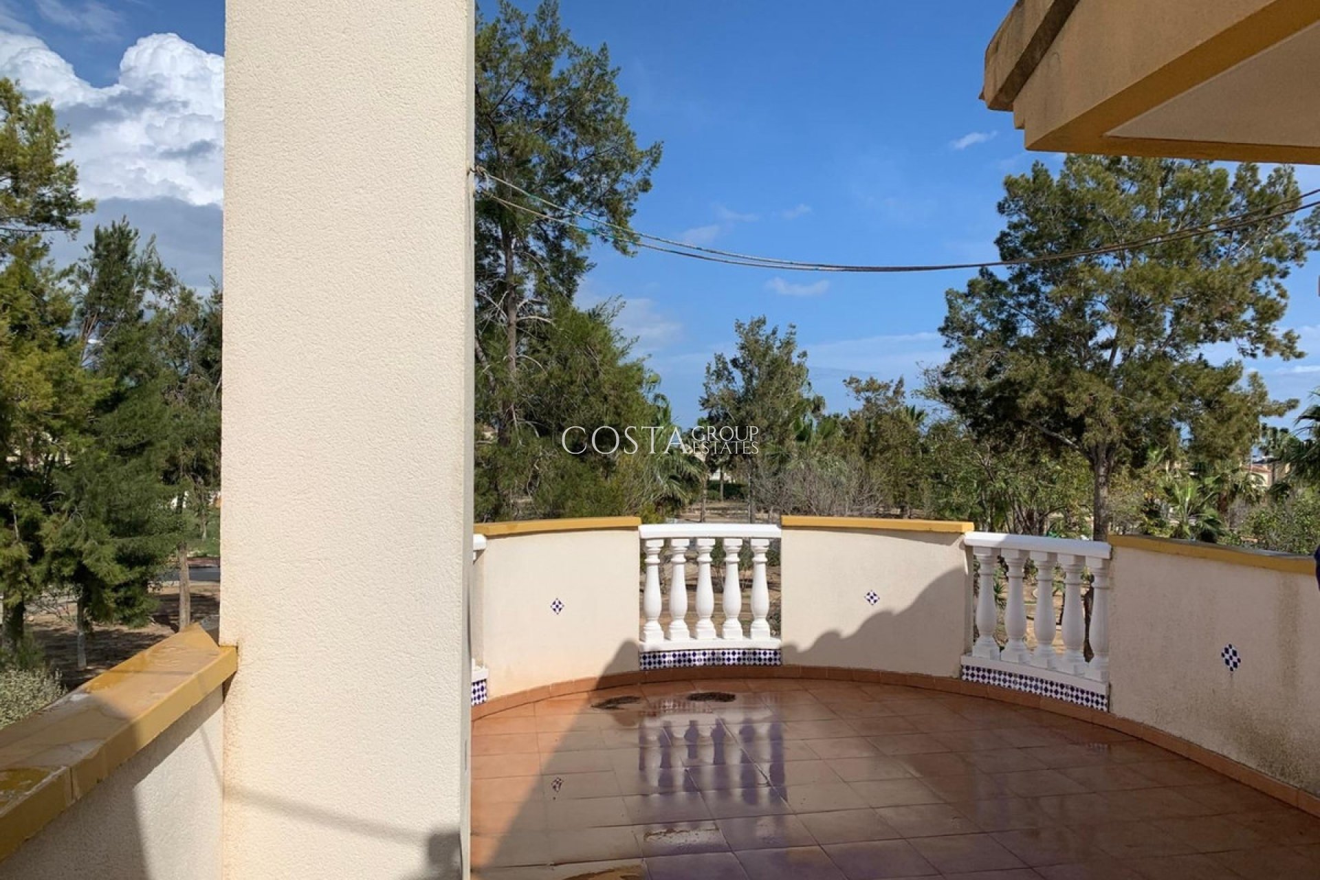 Revente - Villa -
Urbanización El Raso