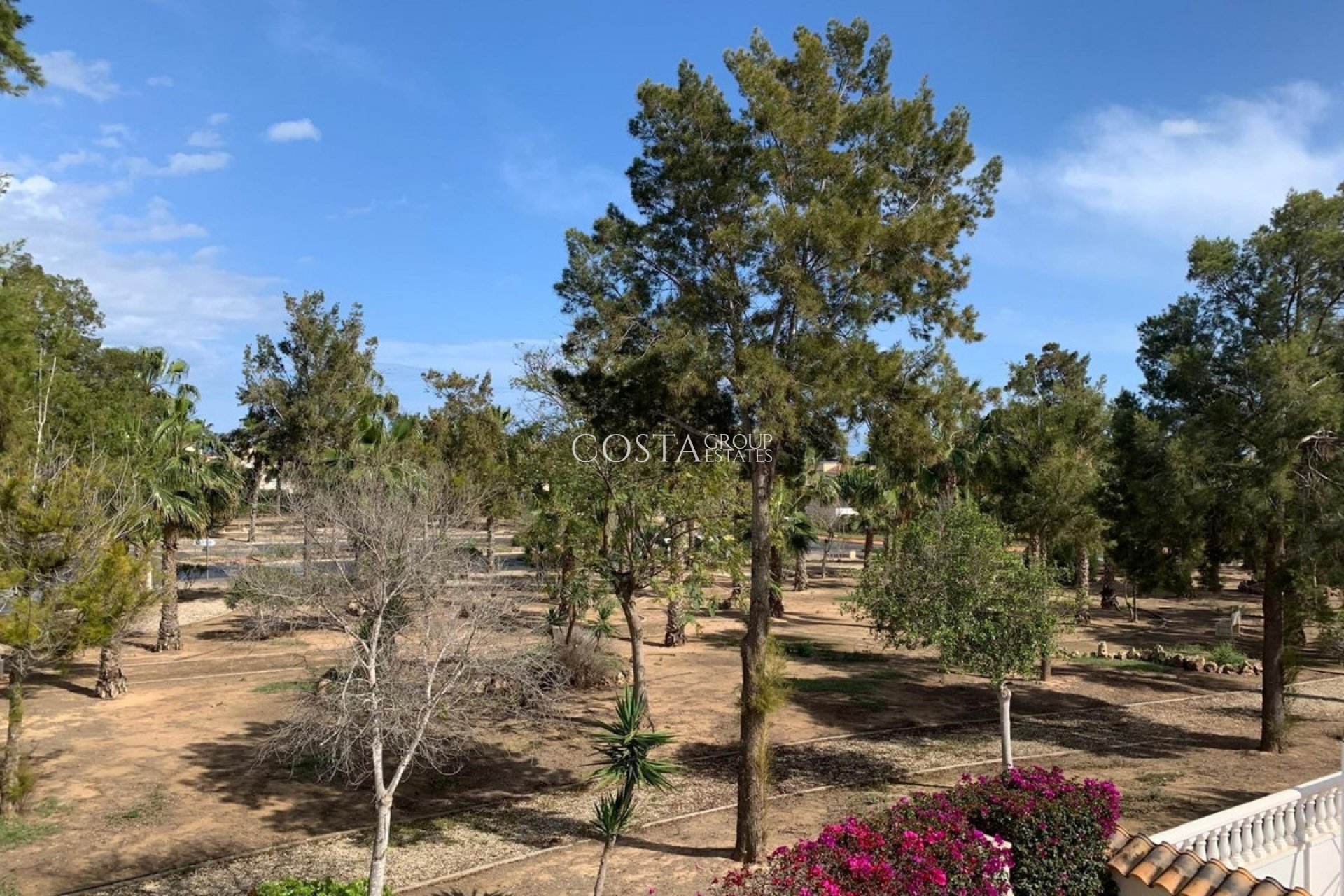 Revente - Villa -
Urbanización El Raso