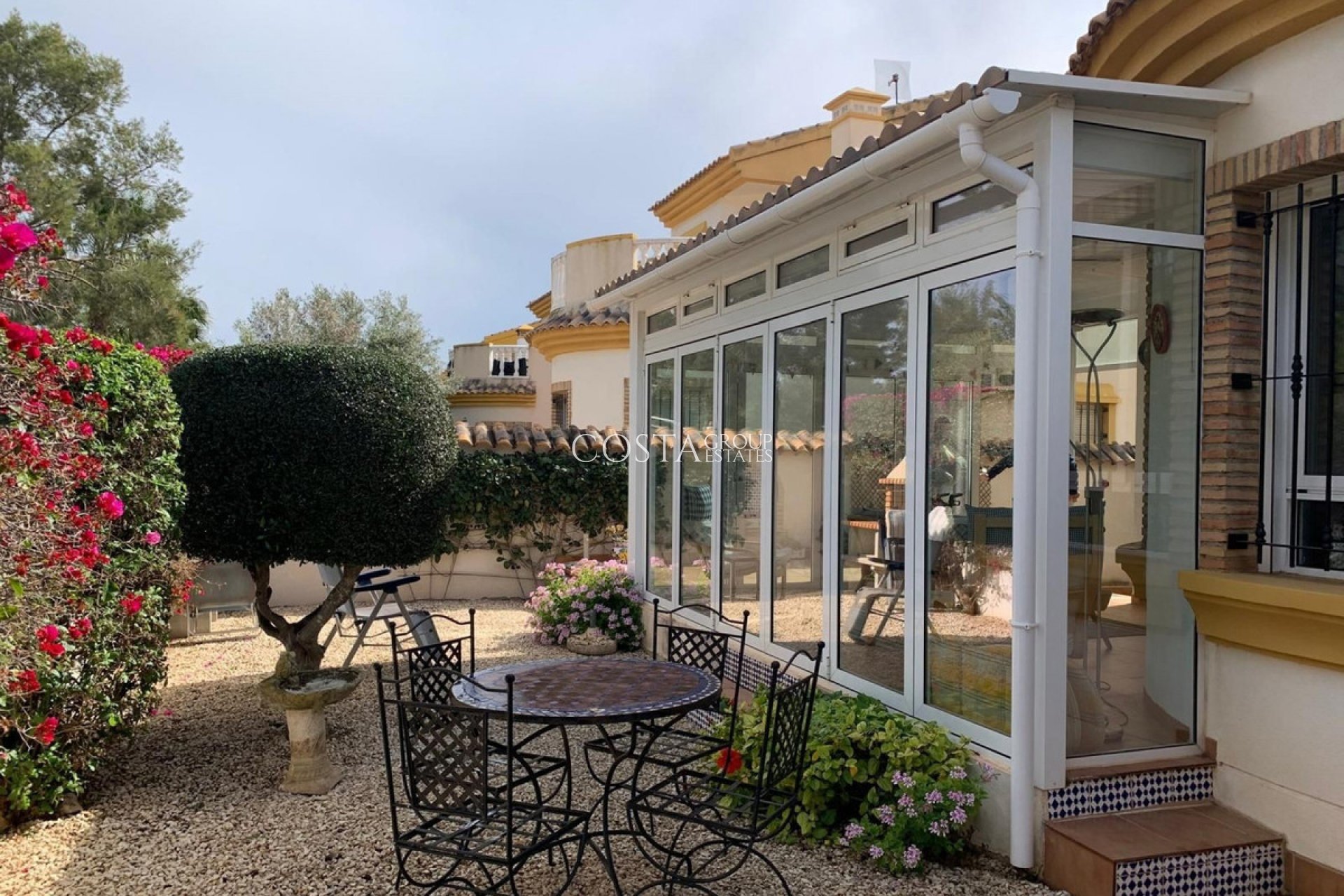 Revente - Villa -
Urbanización El Raso