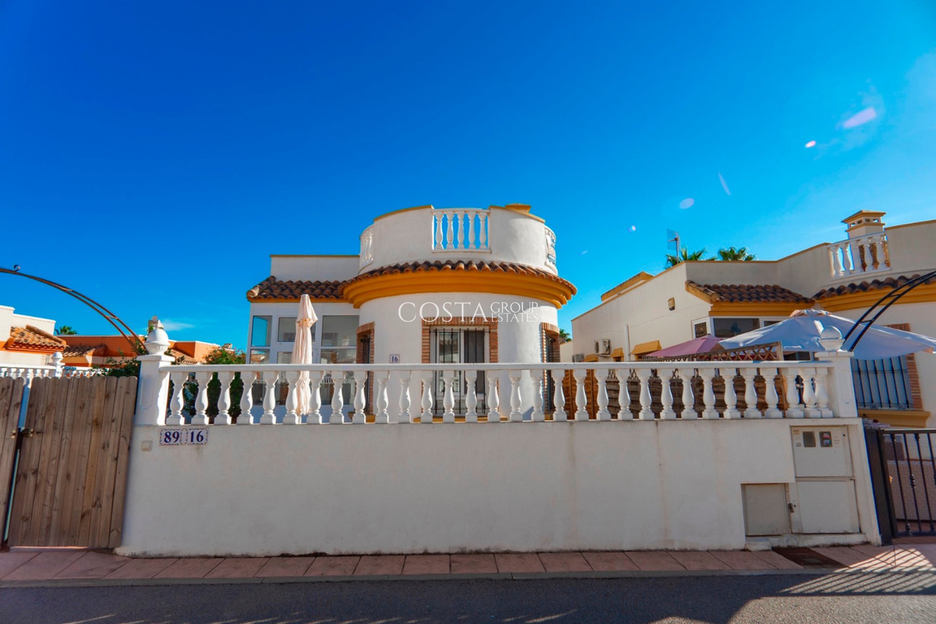 Revente - Villa -
Urbanización El Raso