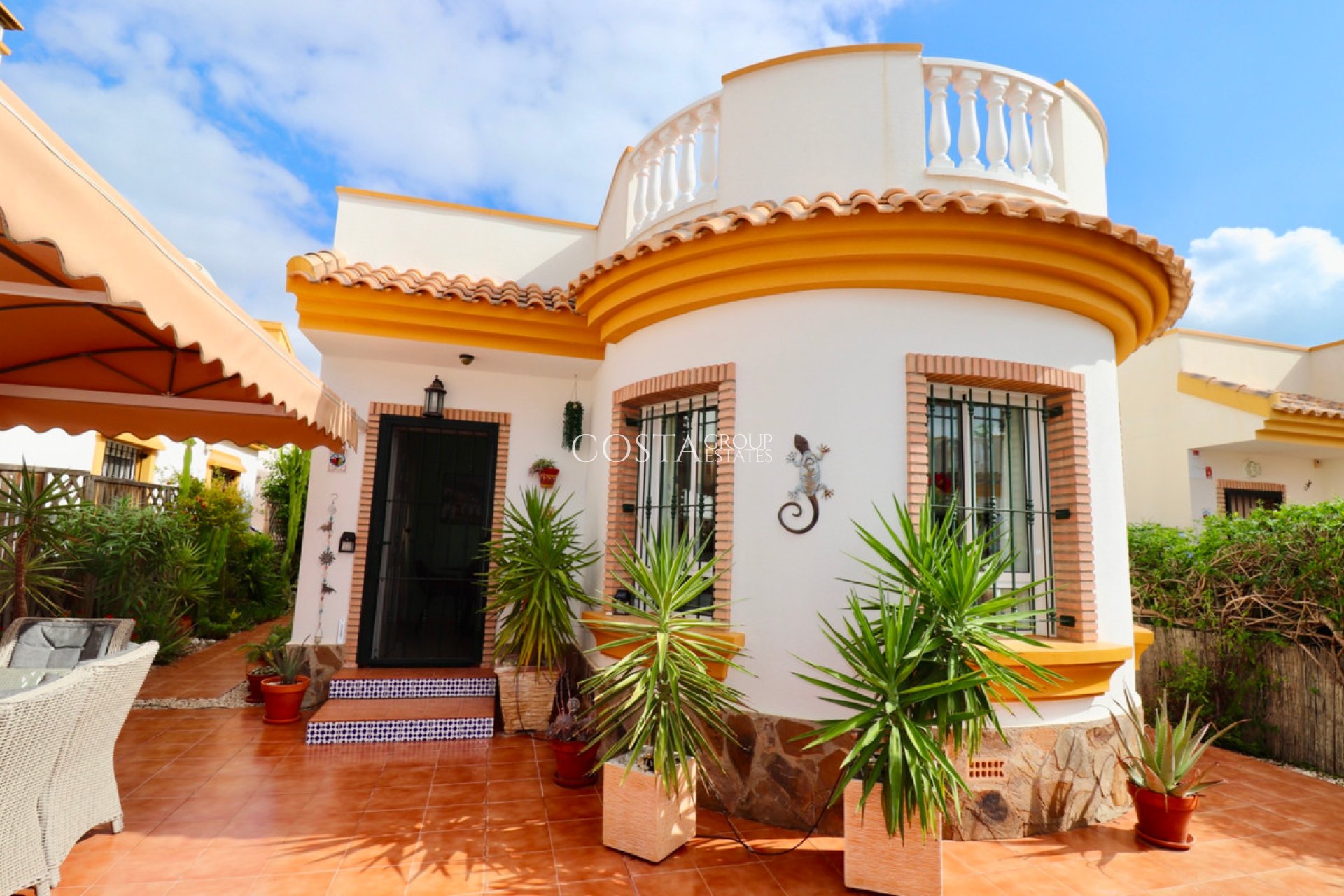 Revente - Villa -
Urbanización El Raso