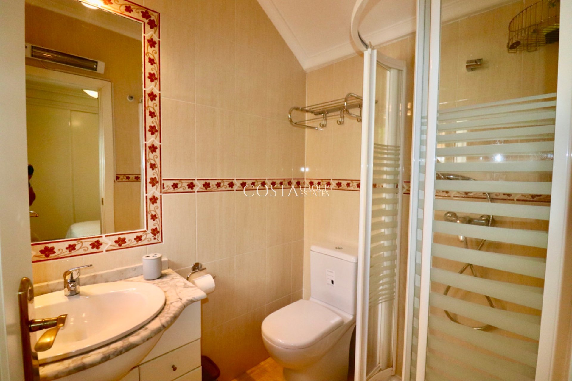 Revente - Villa -
Urbanización El Raso